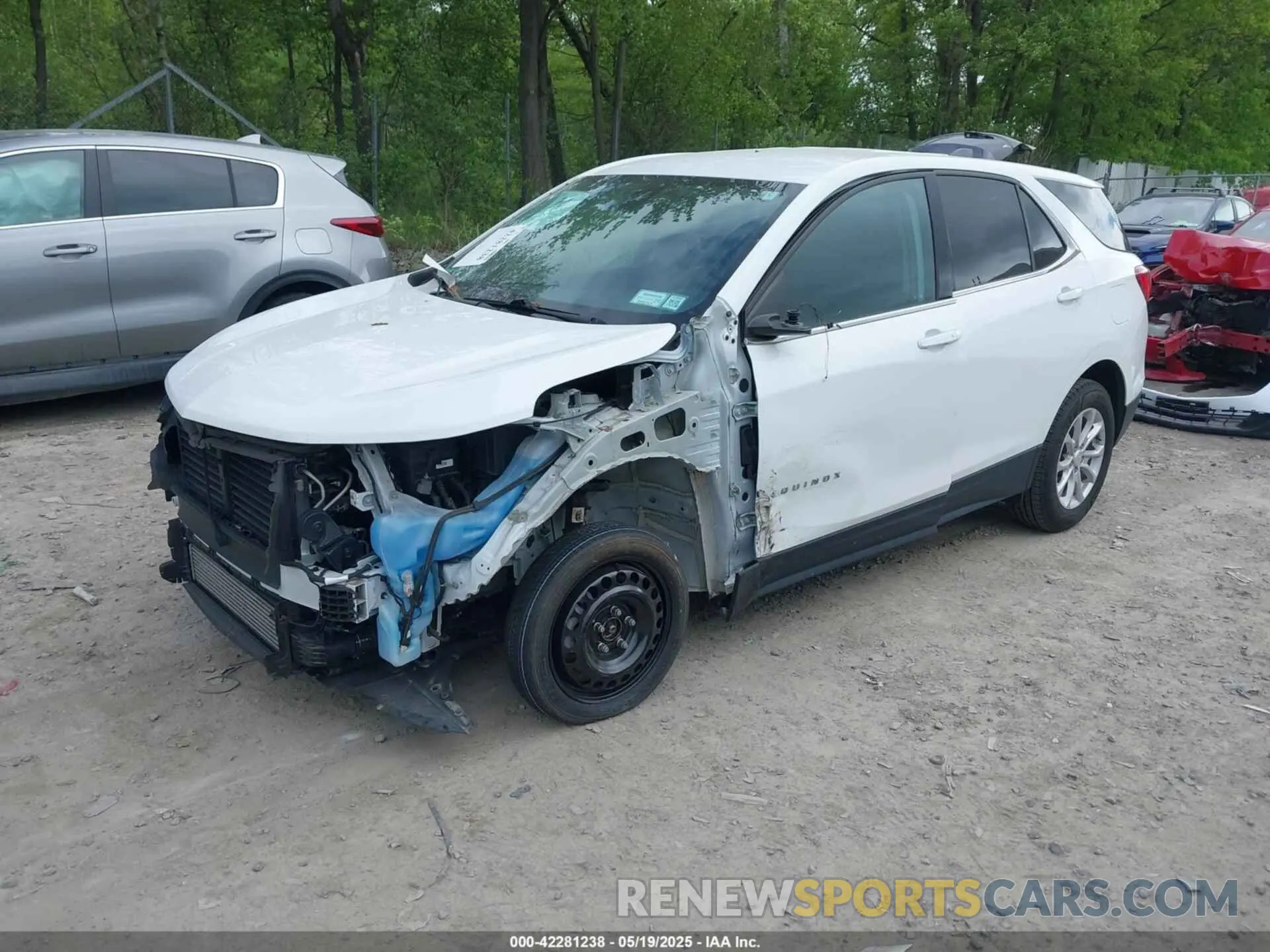 2 Photograph of a damaged car 3GNAXUEV8LS738001 CHEVROLET EQUINOX 2020