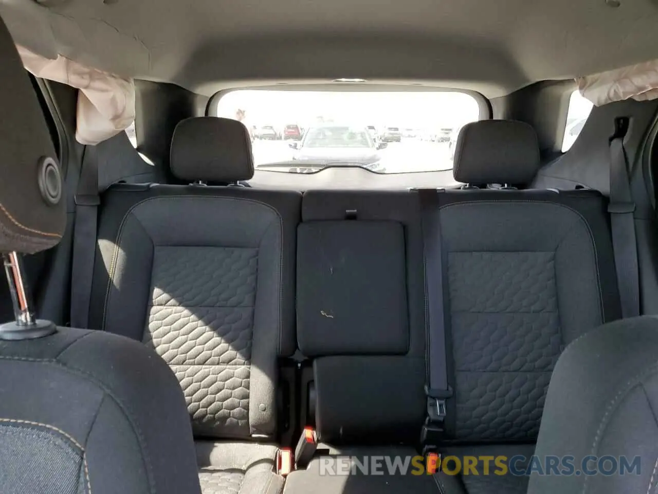 10 Photograph of a damaged car 3GNAXUEV9LL285355 CHEVROLET EQUINOX 2020