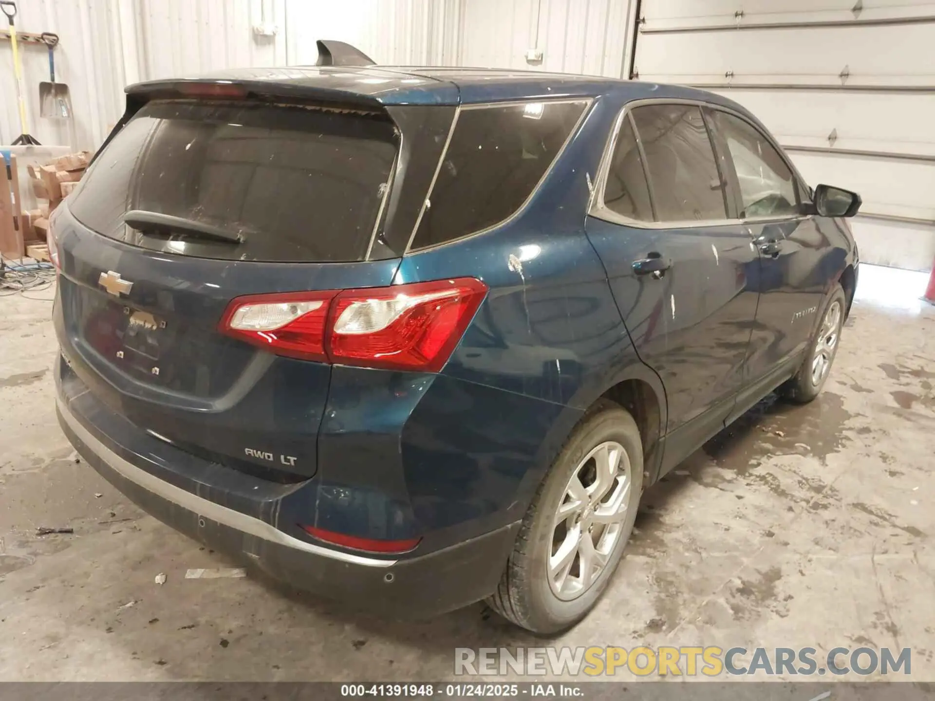 4 Photograph of a damaged car 3GNAXUEV9LL319519 CHEVROLET EQUINOX 2020