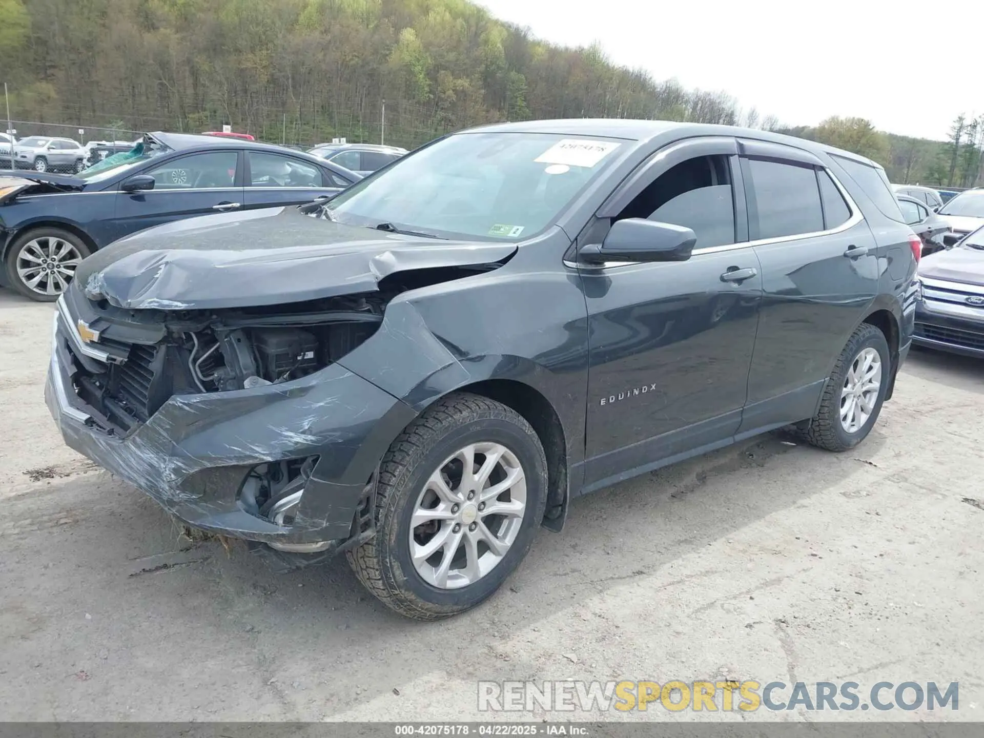 2 Photograph of a damaged car 3GNAXUEV9LS509603 CHEVROLET EQUINOX 2020