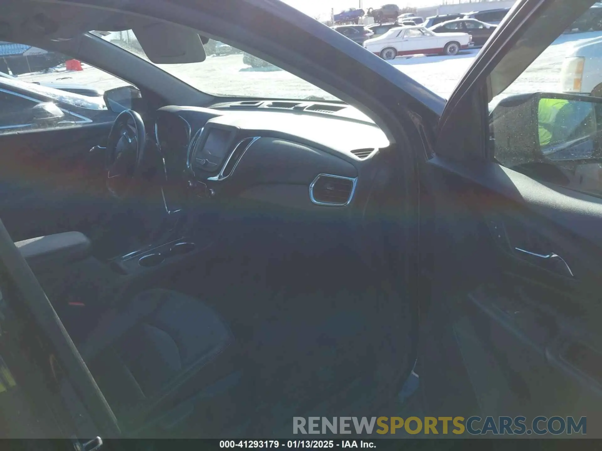 5 Photograph of a damaged car 3GNAXUEVXLL255927 CHEVROLET EQUINOX 2020