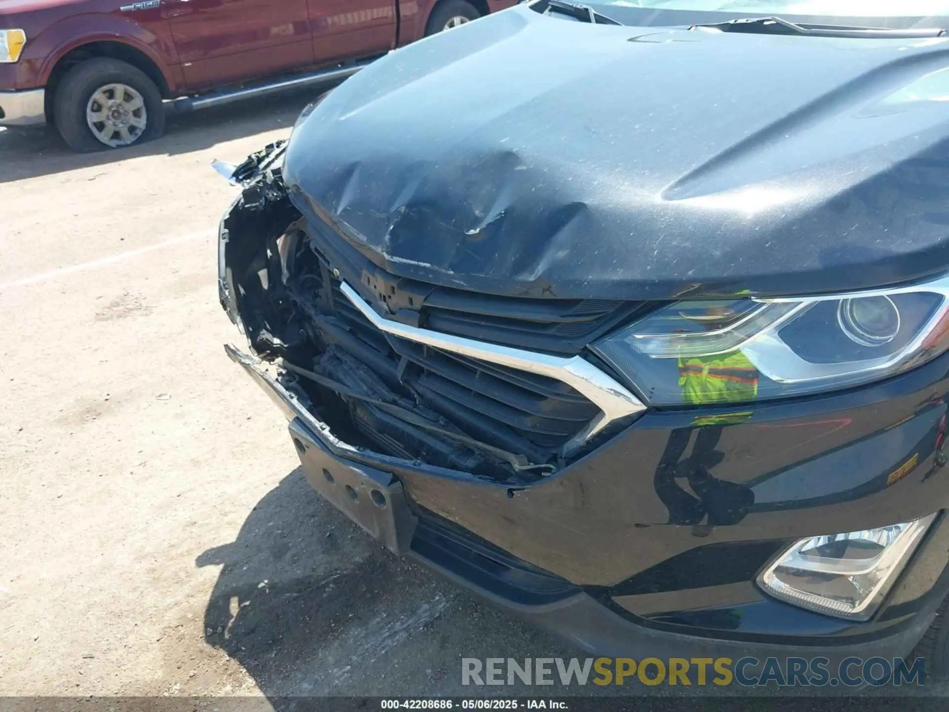6 Photograph of a damaged car 3GNAXUEVXLL267186 CHEVROLET EQUINOX 2020