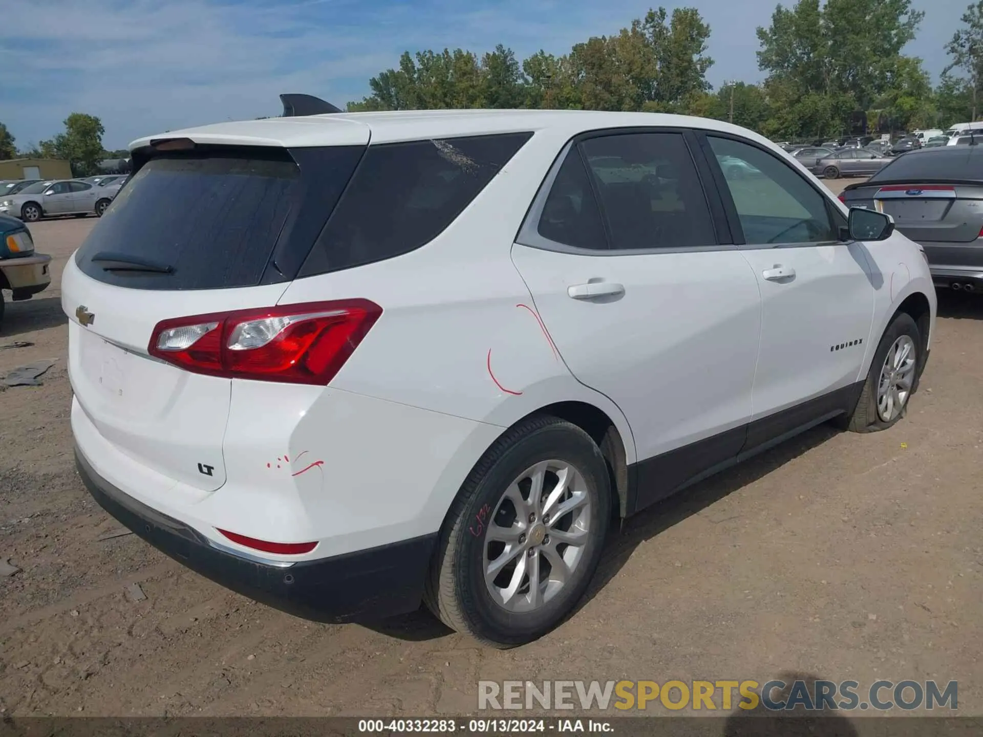 4 Photograph of a damaged car 3GNAXUEVXLL280262 CHEVROLET EQUINOX 2020
