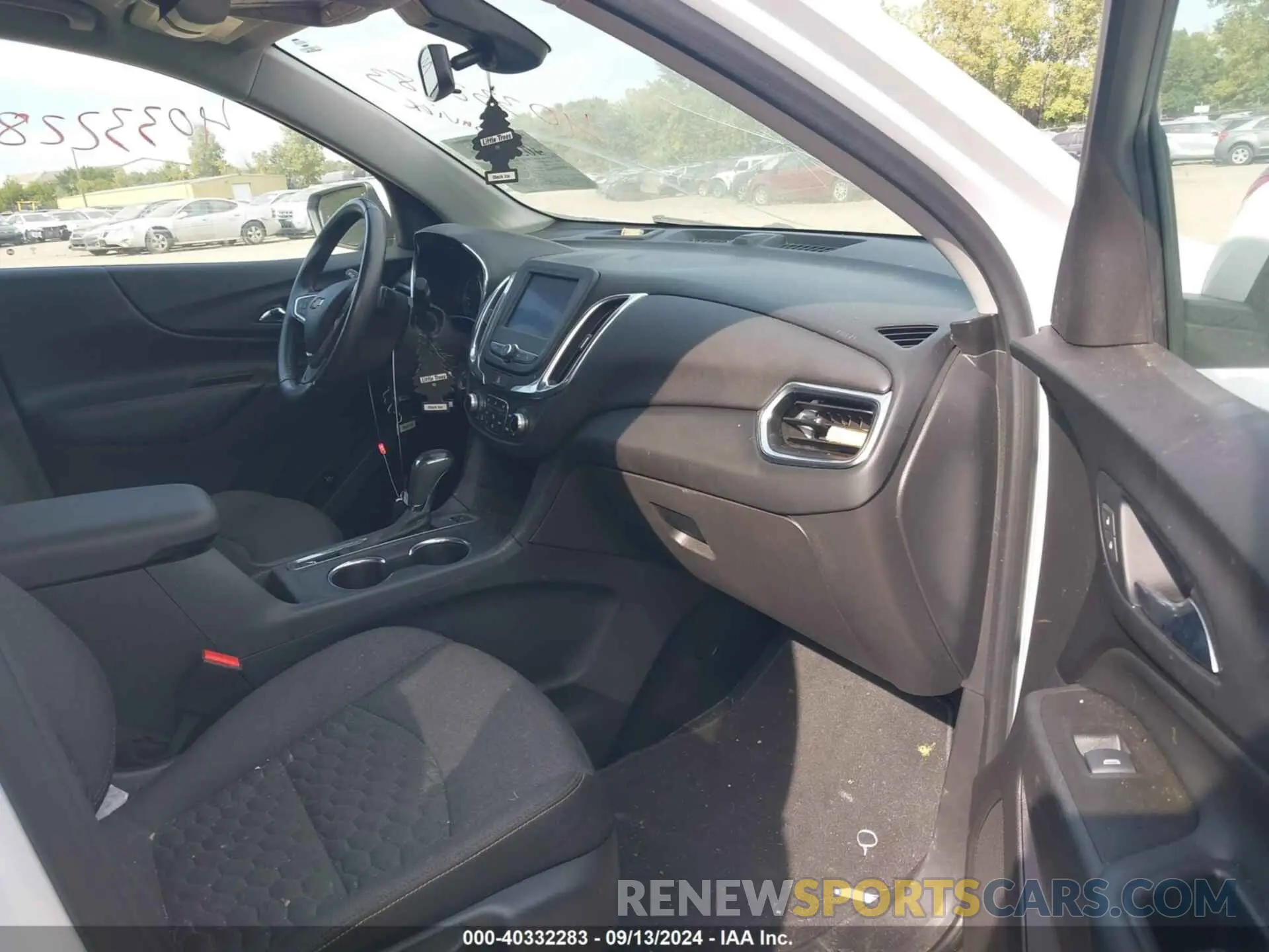 5 Photograph of a damaged car 3GNAXUEVXLL280262 CHEVROLET EQUINOX 2020