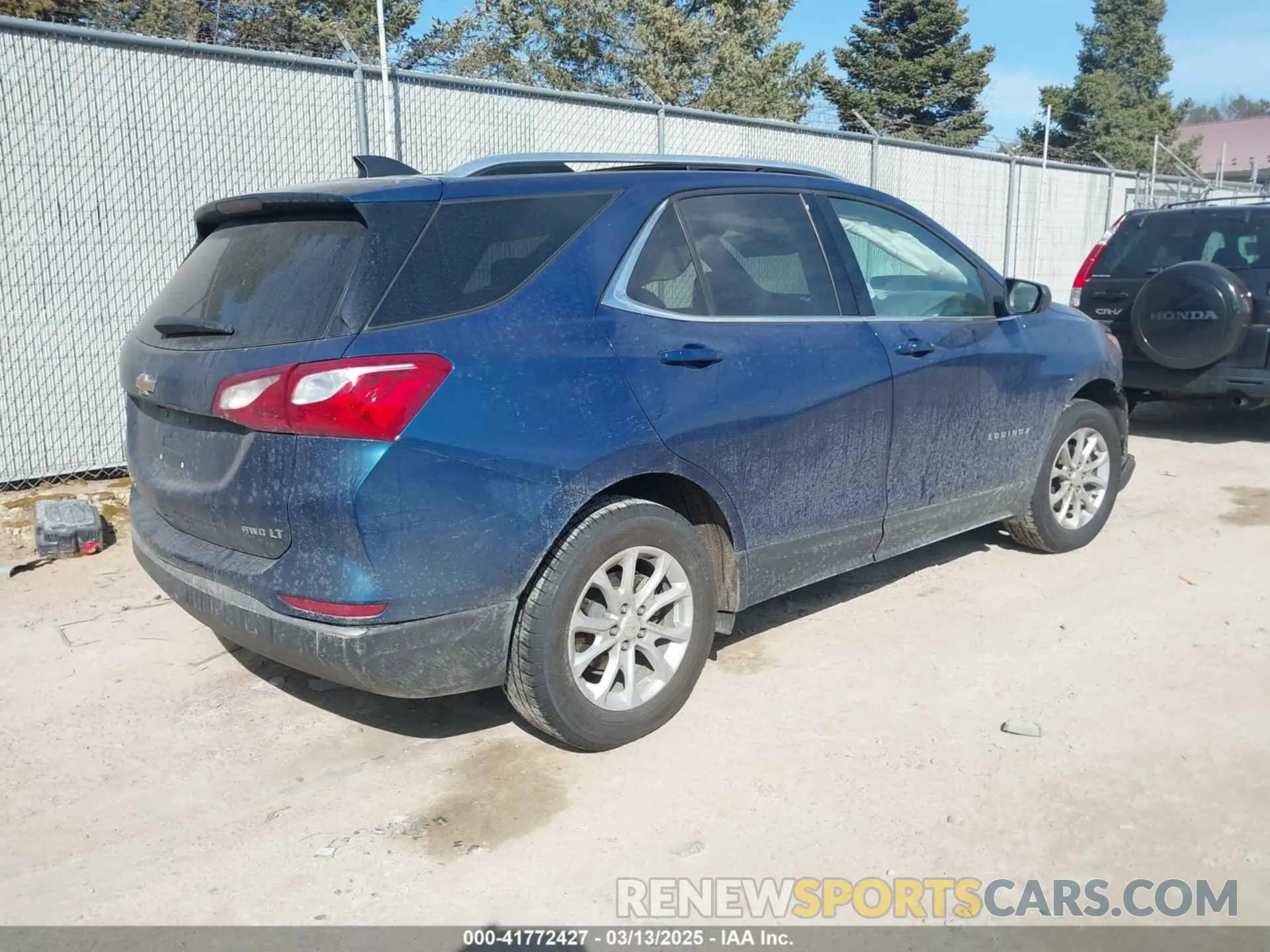 4 Photograph of a damaged car 3GNAXUEVXLL281010 CHEVROLET EQUINOX 2020