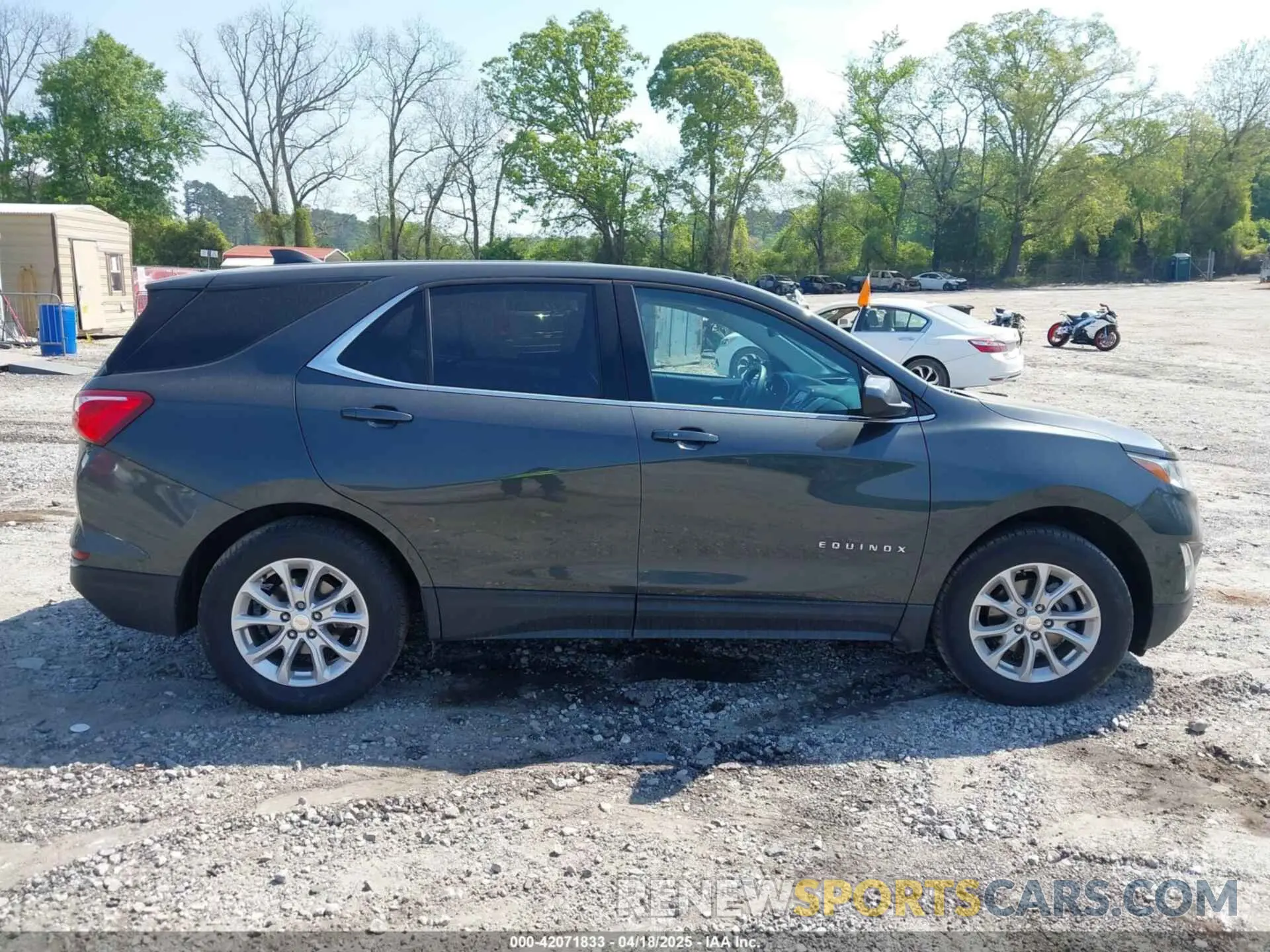 13 Photograph of a damaged car 3GNAXUEVXLS537300 CHEVROLET EQUINOX 2020