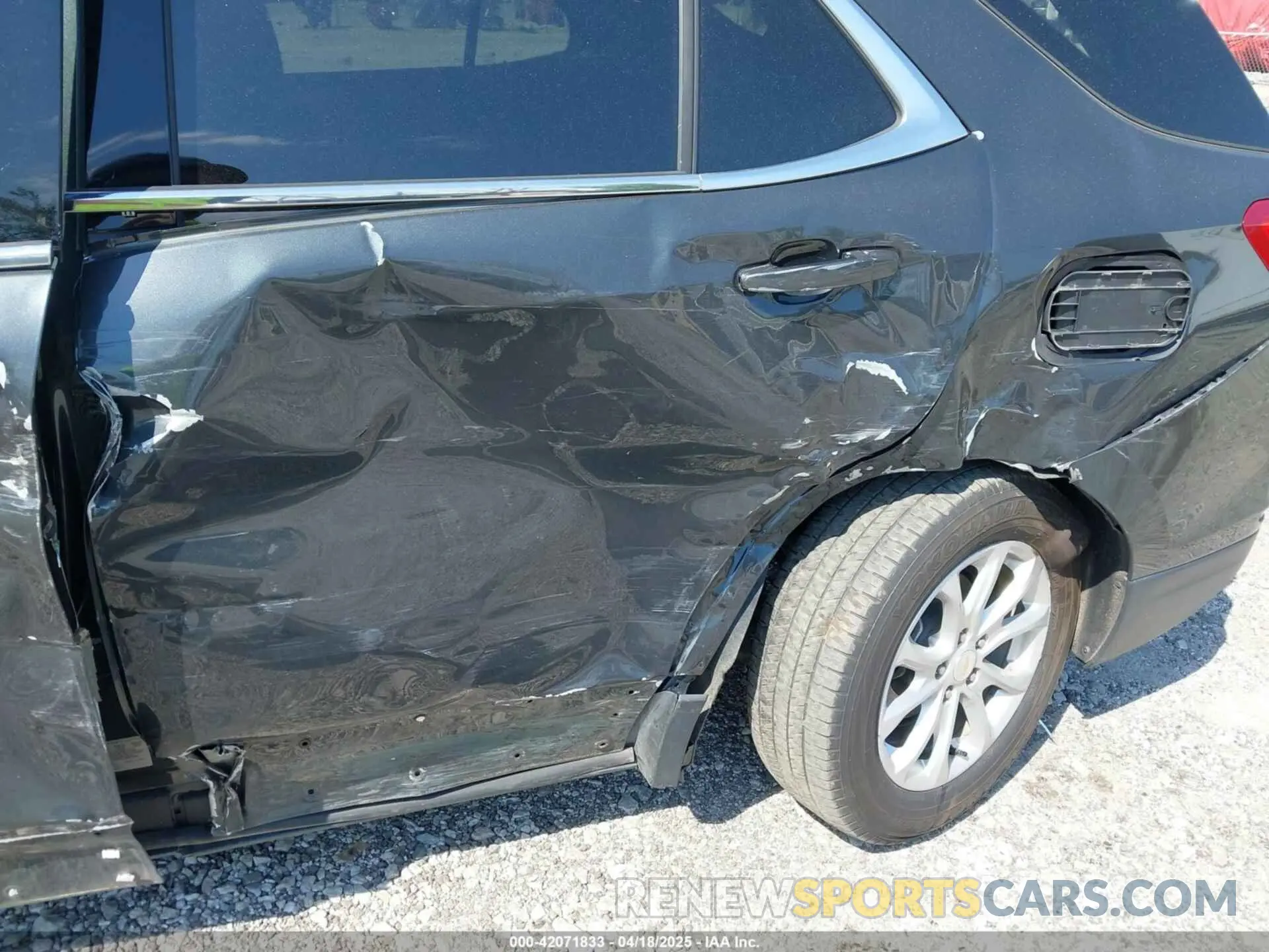 6 Photograph of a damaged car 3GNAXUEVXLS537300 CHEVROLET EQUINOX 2020