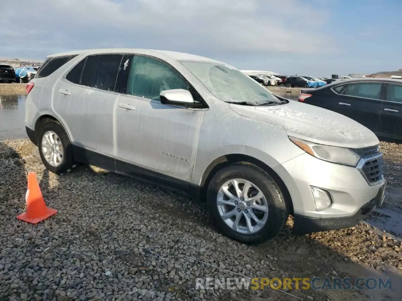 4 Photograph of a damaged car 3GNAXUEVXLS638093 CHEVROLET EQUINOX 2020