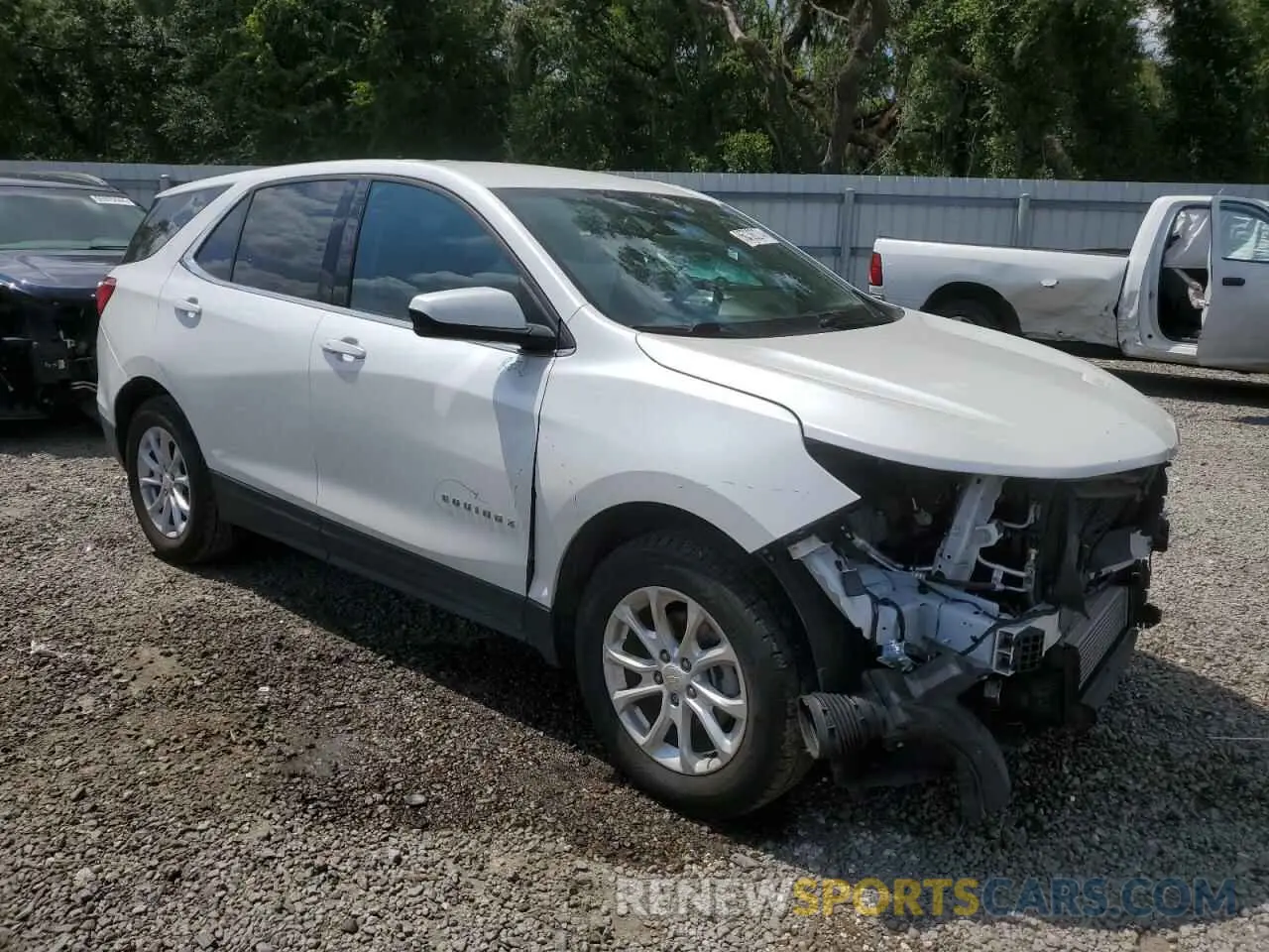 4 Photograph of a damaged car 3GNAXUEVXLS639907 CHEVROLET EQUINOX 2020