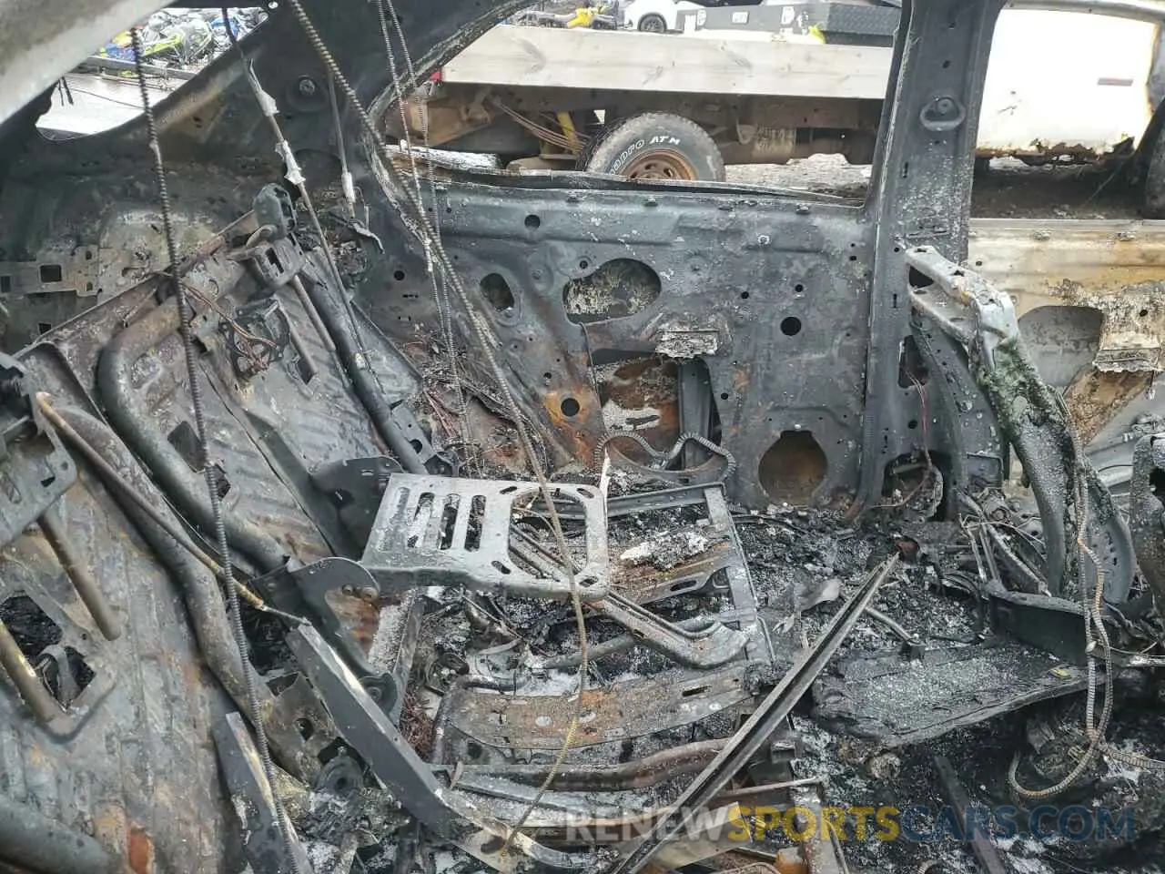 11 Photograph of a damaged car 3GNAXUEVXLS725444 CHEVROLET EQUINOX 2020