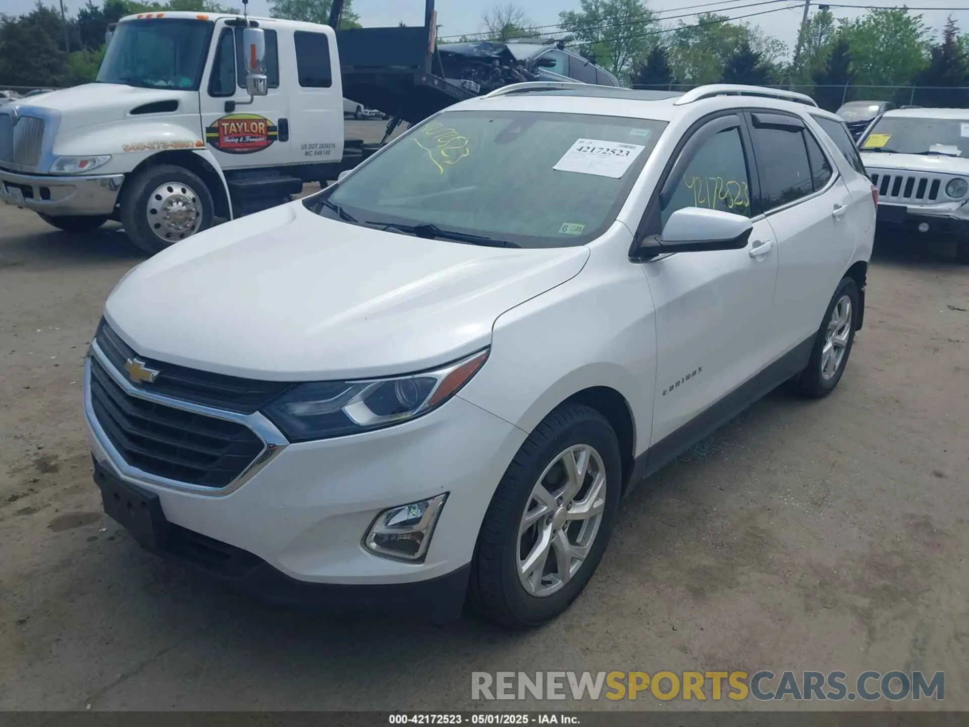 2 Photograph of a damaged car 3GNAXVEX3LS591349 CHEVROLET EQUINOX 2020