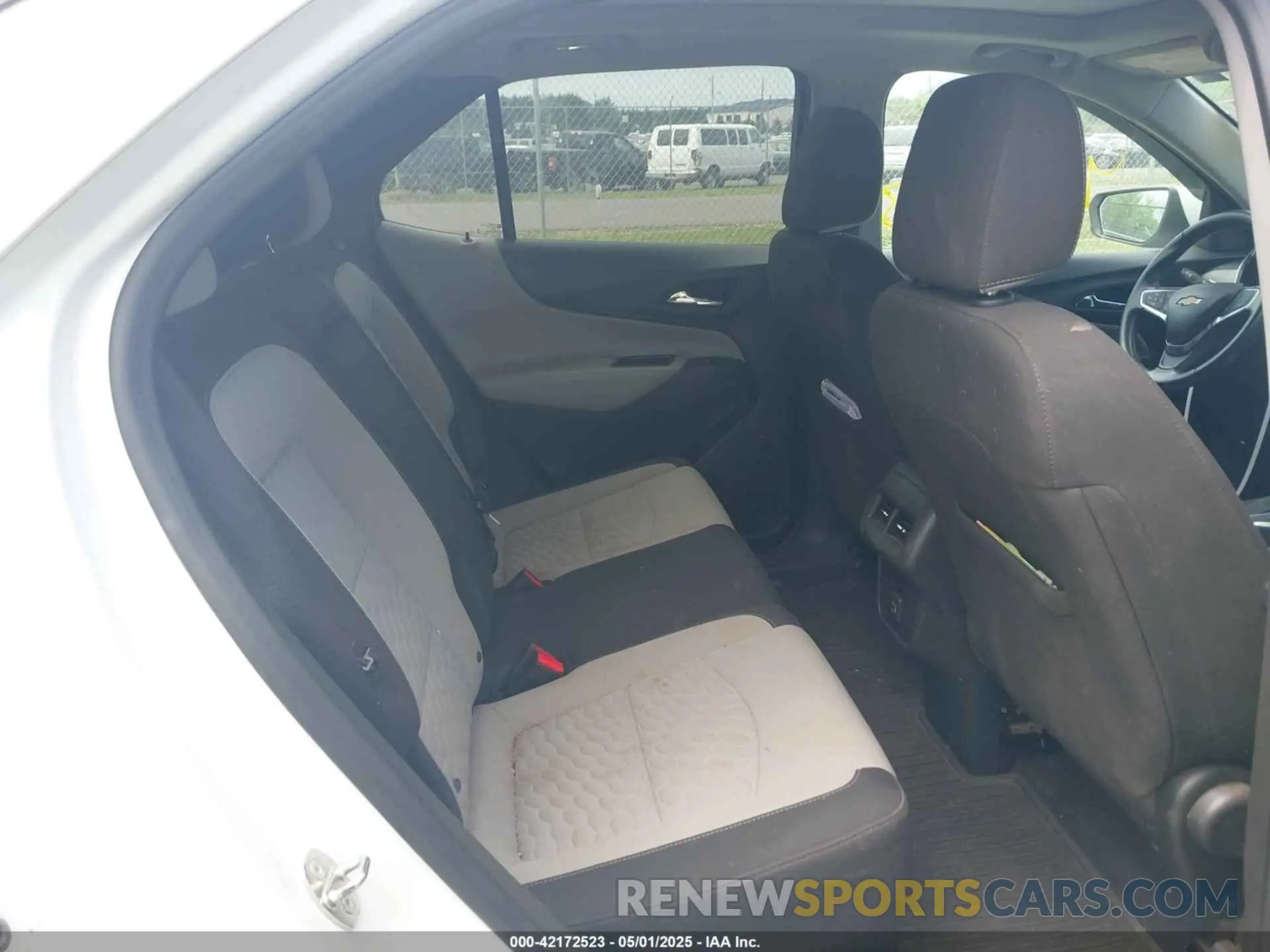 8 Photograph of a damaged car 3GNAXVEX3LS591349 CHEVROLET EQUINOX 2020