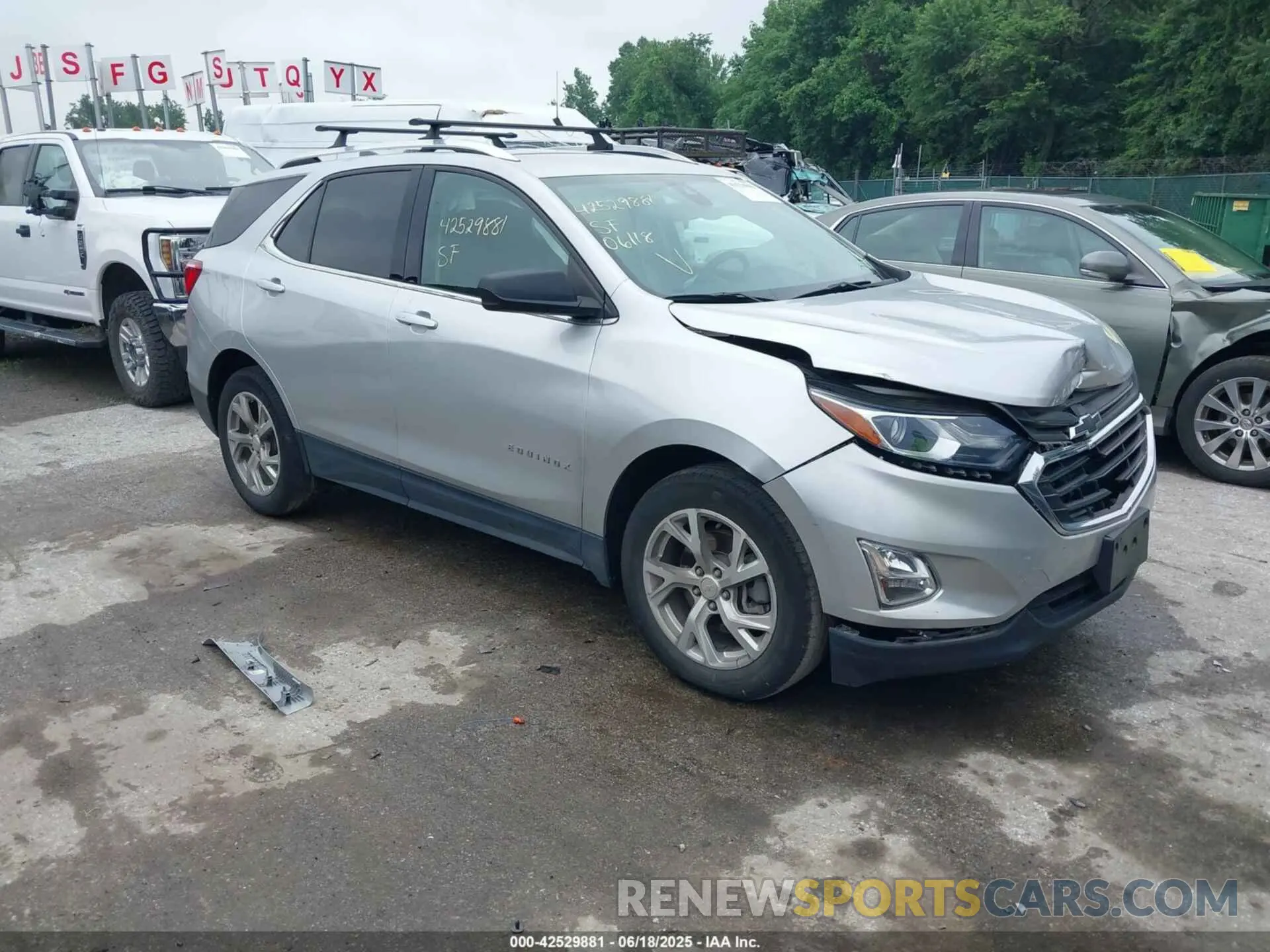 1 Photograph of a damaged car 3GNAXVEX3LS733926 CHEVROLET EQUINOX 2020