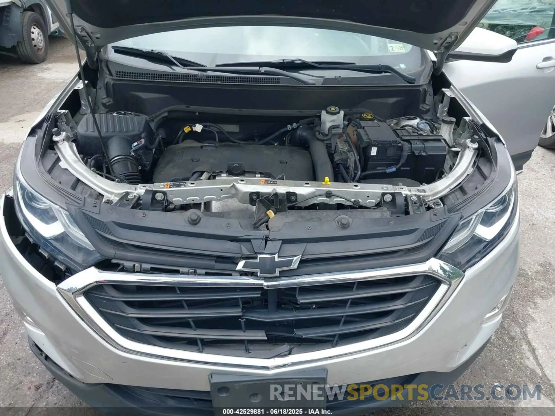 10 Photograph of a damaged car 3GNAXVEX3LS733926 CHEVROLET EQUINOX 2020