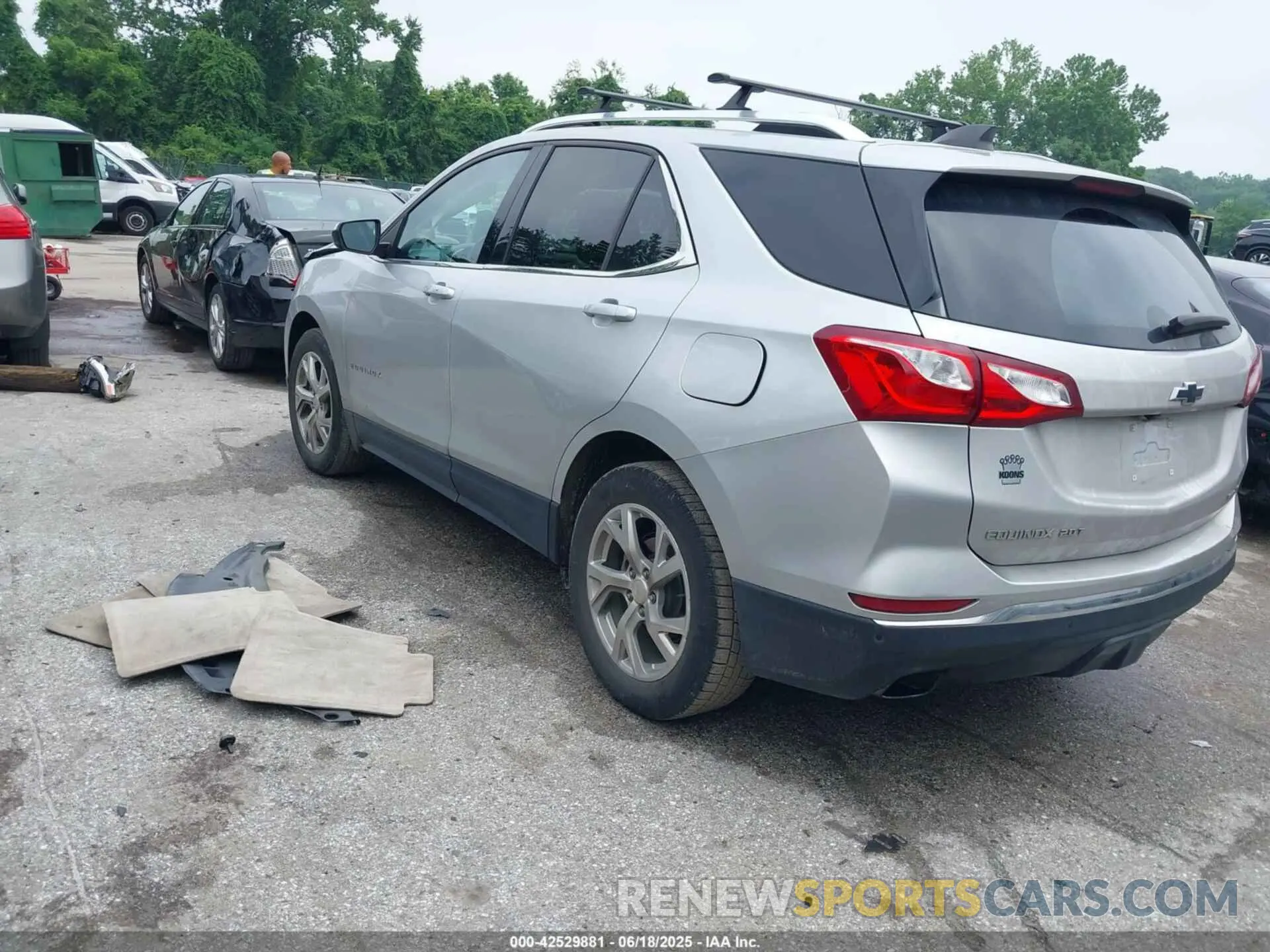 3 Photograph of a damaged car 3GNAXVEX3LS733926 CHEVROLET EQUINOX 2020