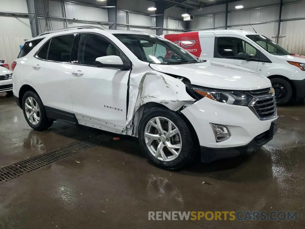 4 Photograph of a damaged car 3GNAXVEX4LS524209 CHEVROLET EQUINOX 2020