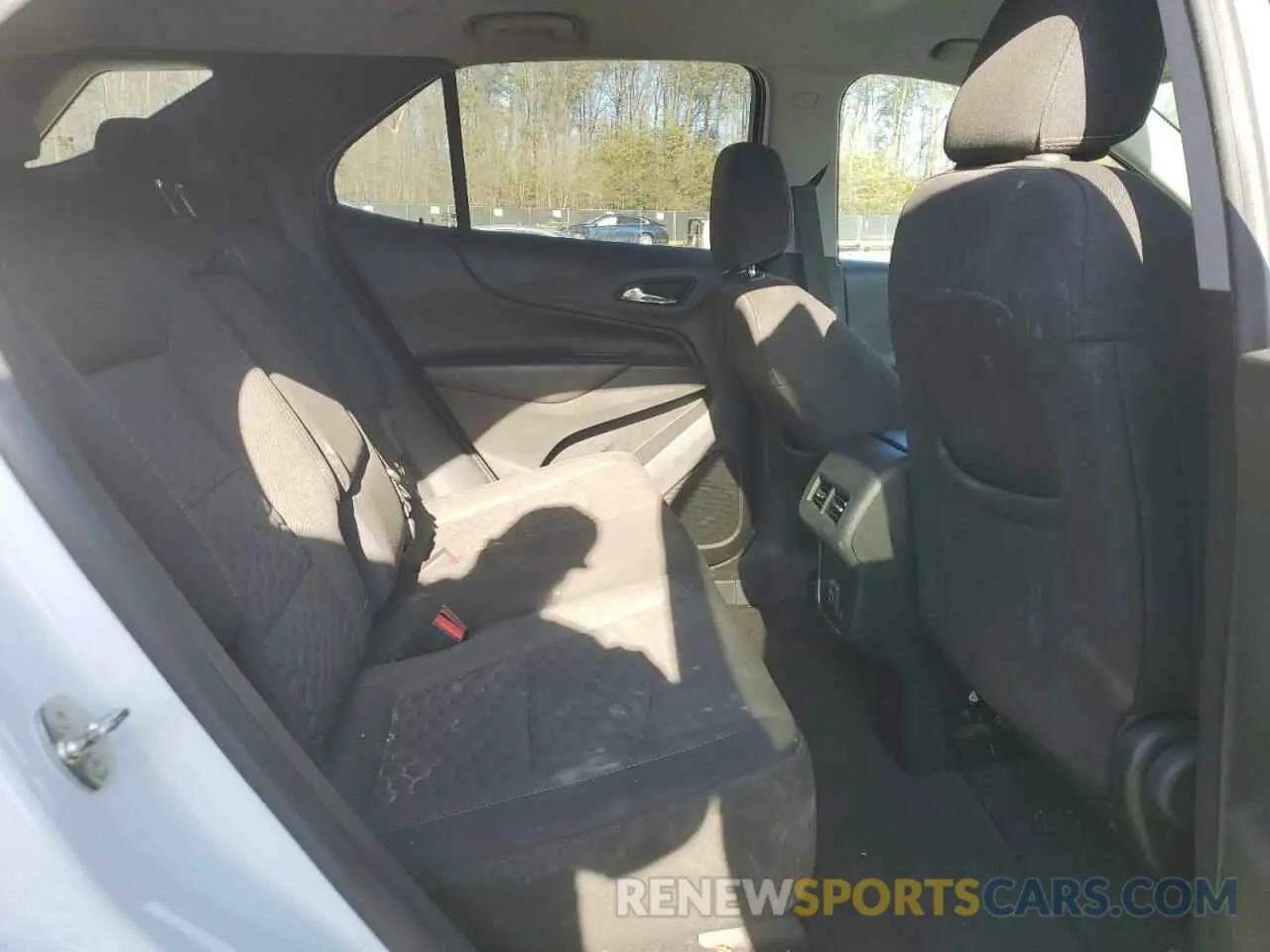 11 Photograph of a damaged car 3GNAXVEX5LS513753 CHEVROLET EQUINOX 2020