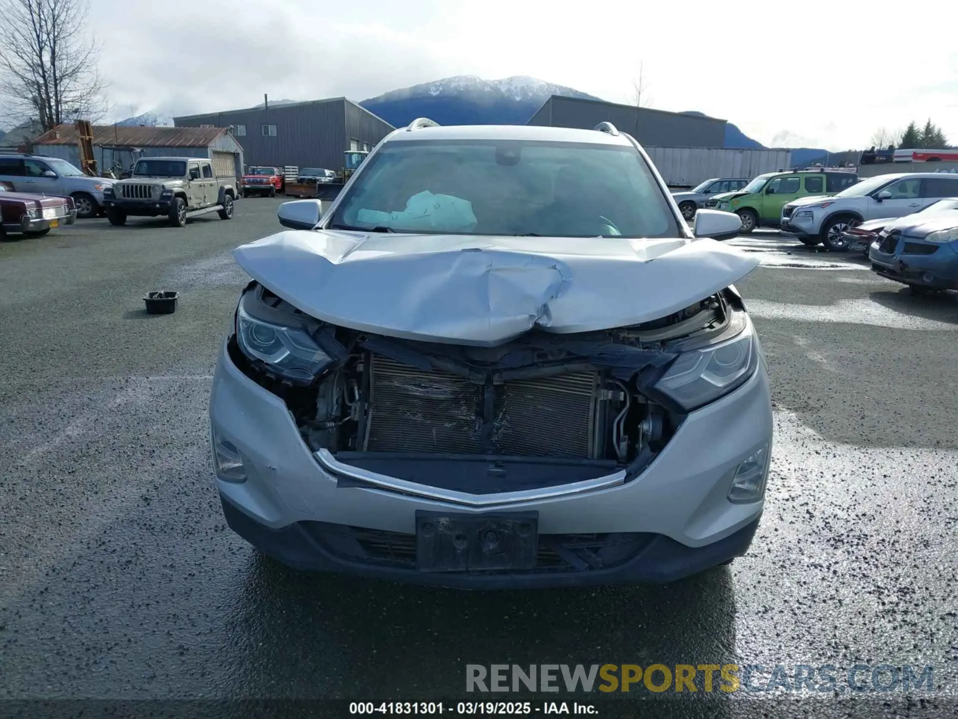 12 Photograph of a damaged car 3GNAXVEX6LS590812 CHEVROLET EQUINOX 2020