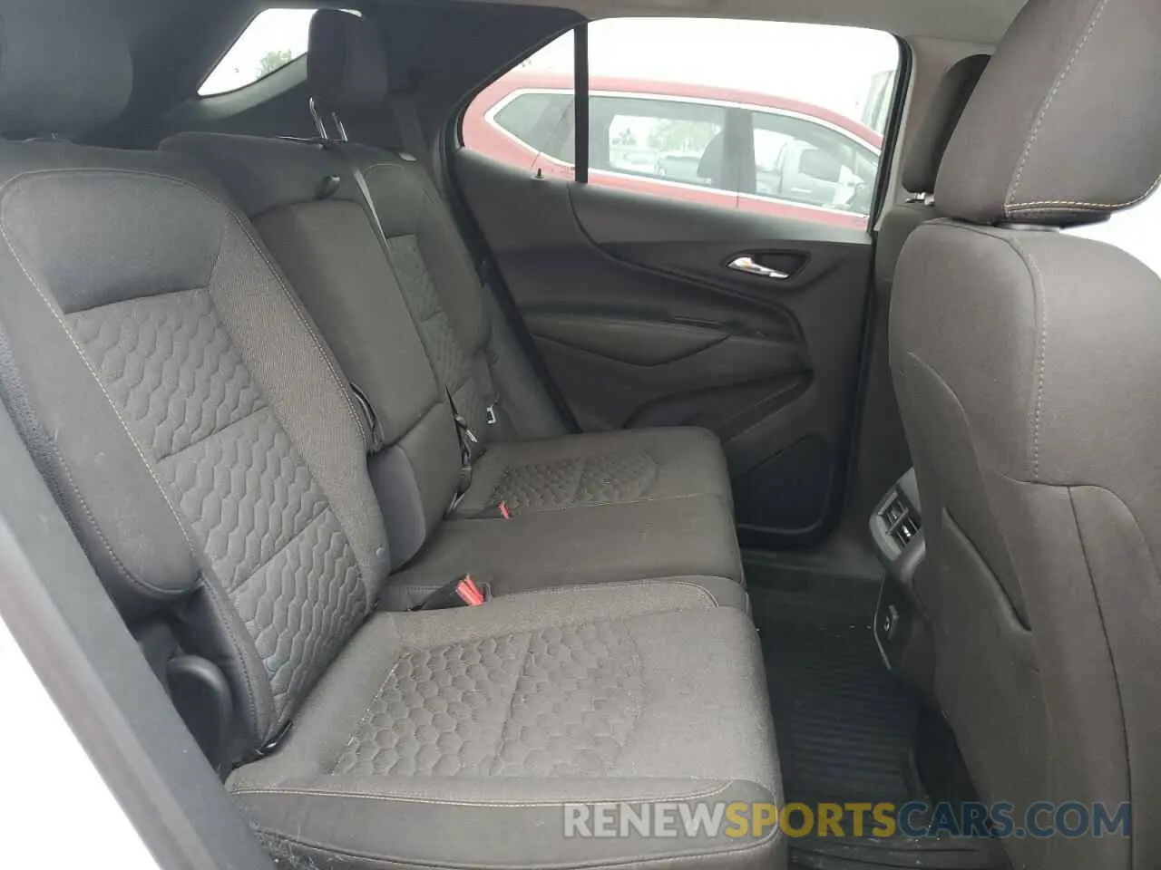 11 Photograph of a damaged car 3GNAXVEX6LS689128 CHEVROLET EQUINOX 2020