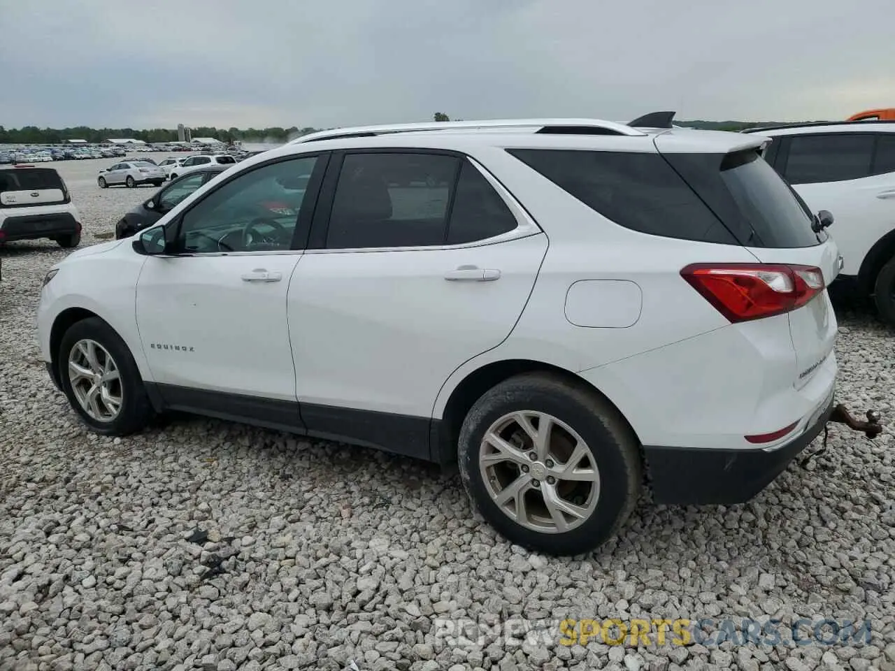 2 Photograph of a damaged car 3GNAXVEX6LS689128 CHEVROLET EQUINOX 2020