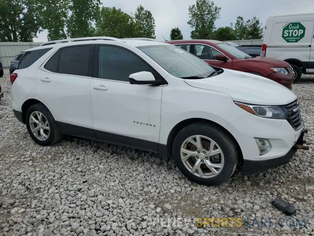 4 Photograph of a damaged car 3GNAXVEX6LS689128 CHEVROLET EQUINOX 2020