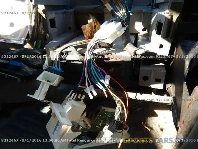 9 Photograph of a damaged car 3GNAXVEX7LS606032 CHEVROLET EQUINOX 2020