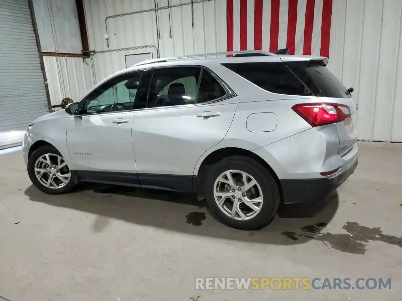 2 Photograph of a damaged car 3GNAXVEX9LS512640 CHEVROLET EQUINOX 2020