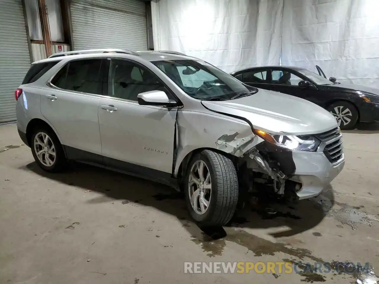 4 Photograph of a damaged car 3GNAXVEX9LS512640 CHEVROLET EQUINOX 2020