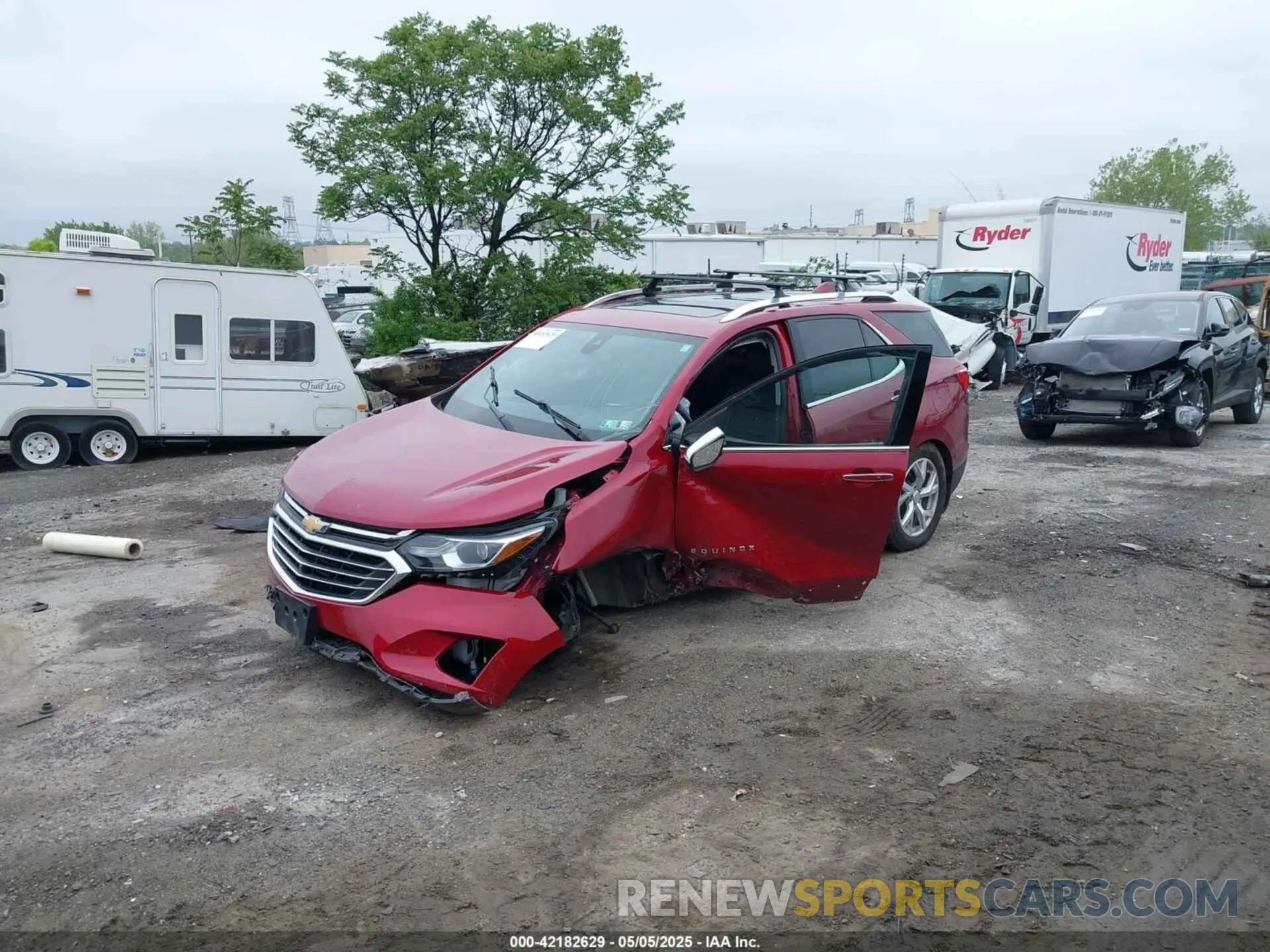 2 Photograph of a damaged car 3GNAXXEV0LS630294 CHEVROLET EQUINOX 2020