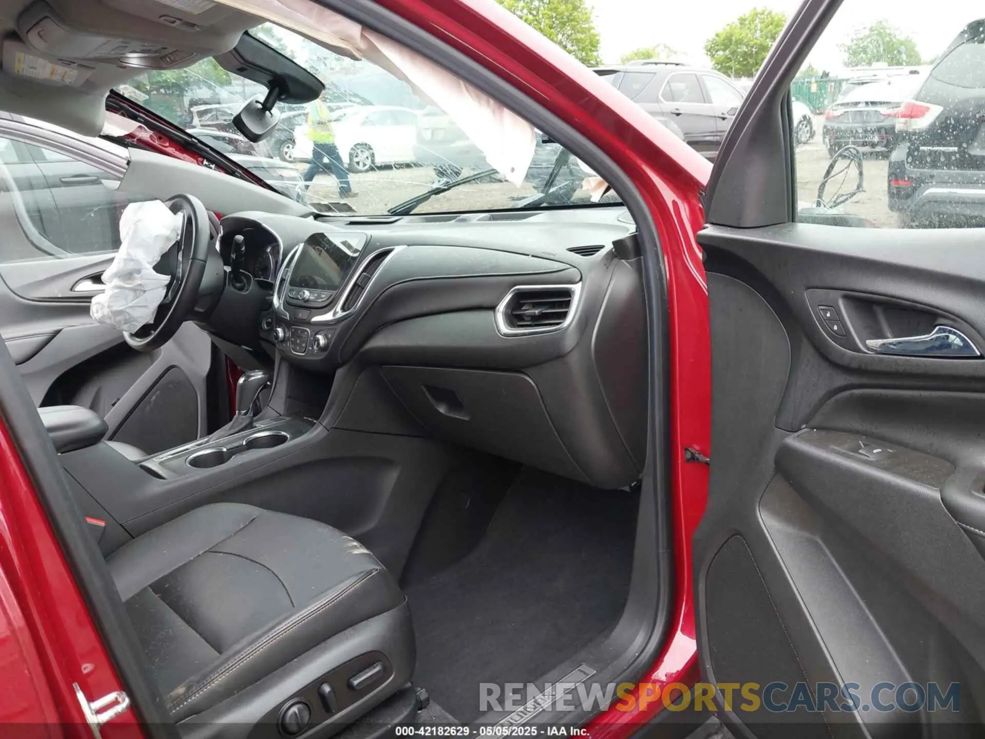 5 Photograph of a damaged car 3GNAXXEV0LS630294 CHEVROLET EQUINOX 2020