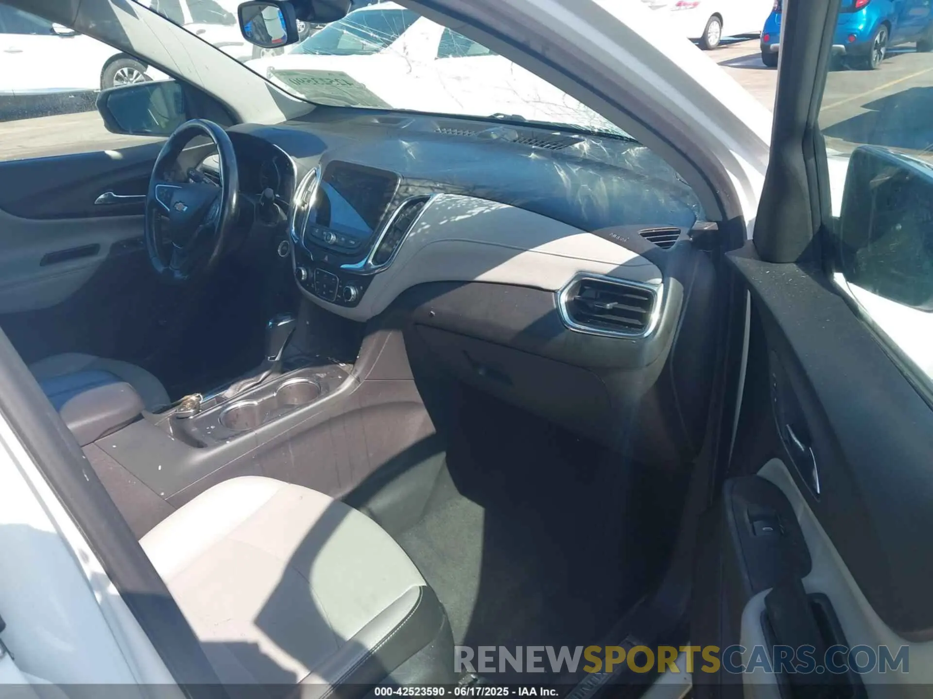 5 Photograph of a damaged car 3GNAXXEV1LS635312 CHEVROLET EQUINOX 2020