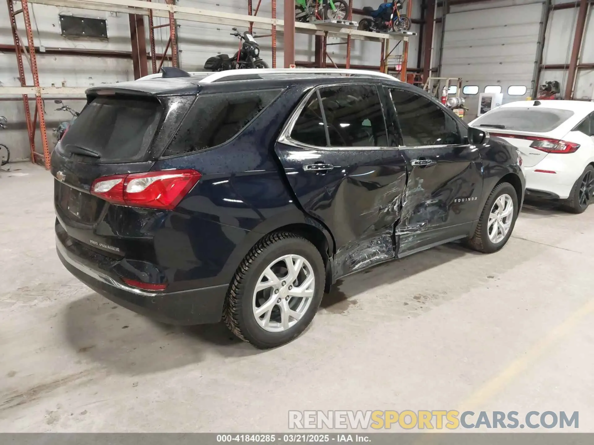 4 Photograph of a damaged car 3GNAXXEV2LS532402 CHEVROLET EQUINOX 2020
