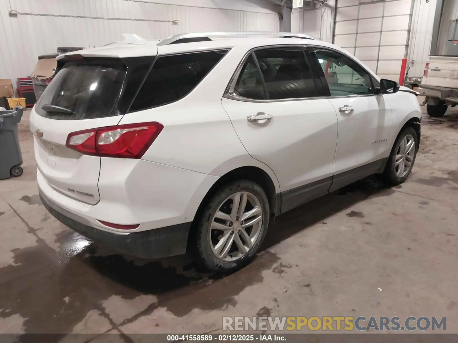 4 Photograph of a damaged car 3GNAXXEV3LS689534 CHEVROLET EQUINOX 2020