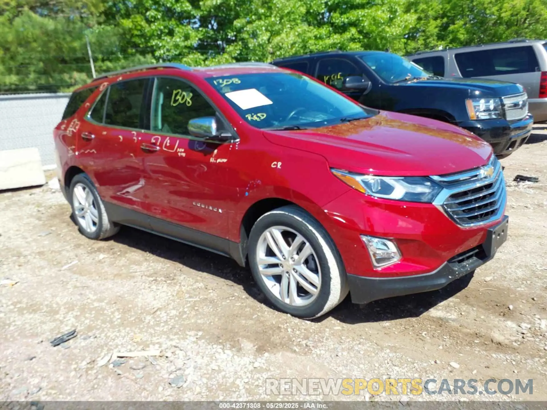 1 Photograph of a damaged car 3GNAXYEX6LS665168 CHEVROLET EQUINOX 2020