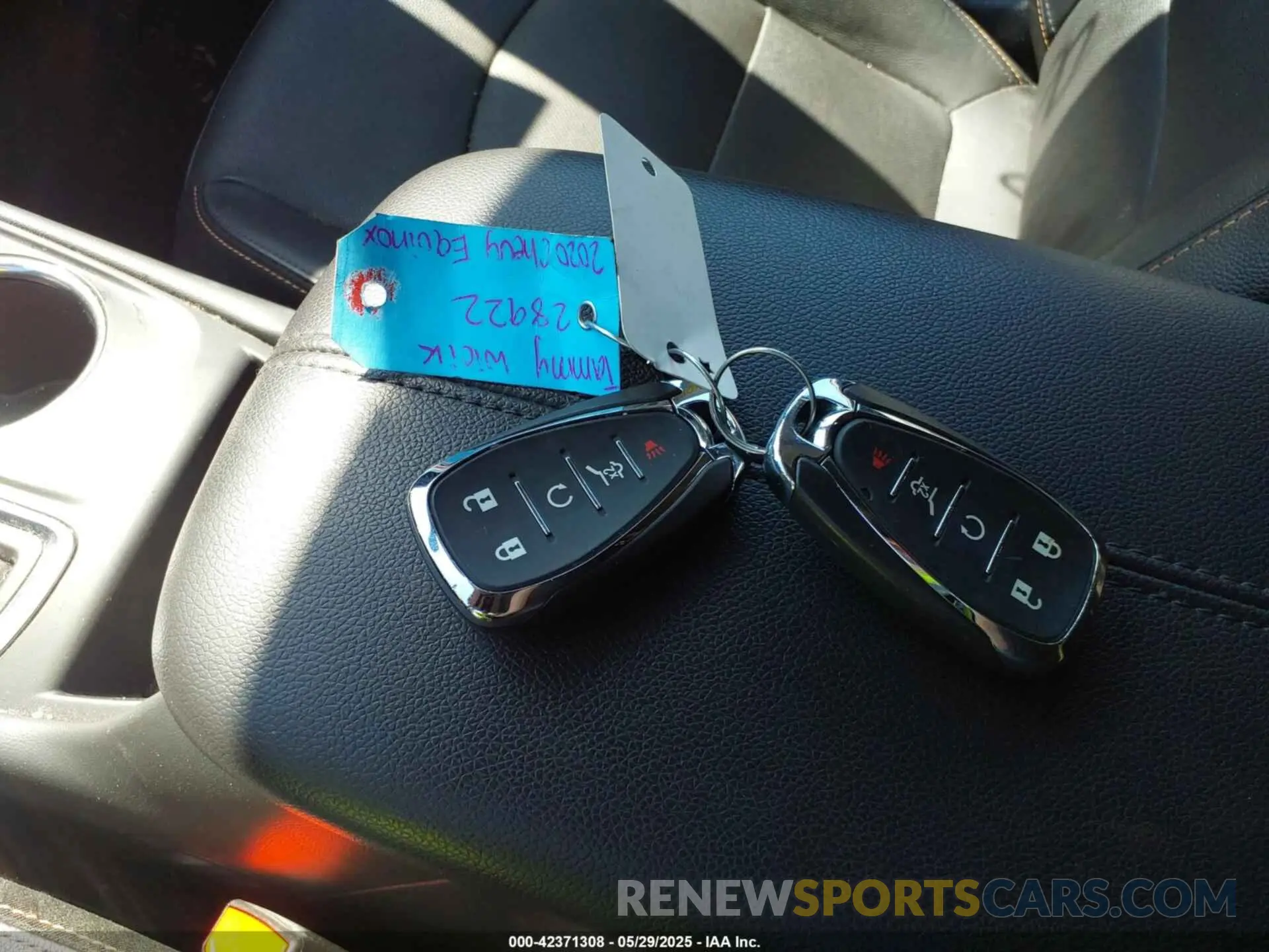 11 Photograph of a damaged car 3GNAXYEX6LS665168 CHEVROLET EQUINOX 2020