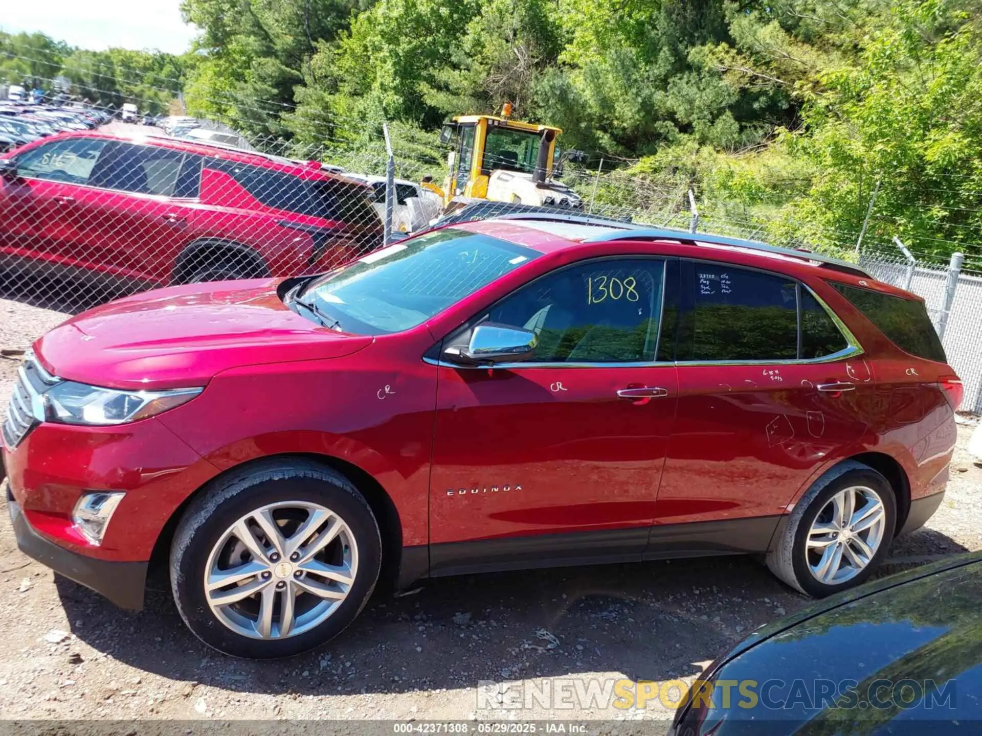 14 Photograph of a damaged car 3GNAXYEX6LS665168 CHEVROLET EQUINOX 2020