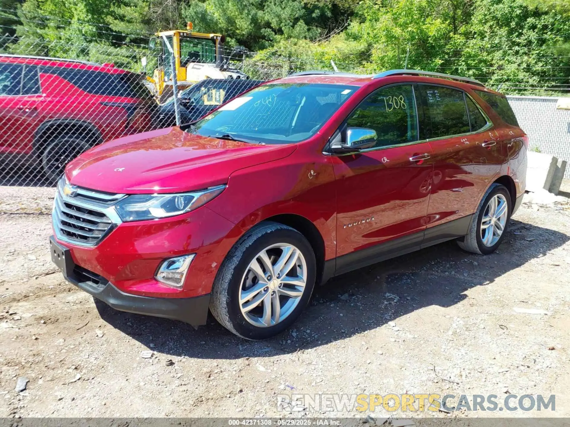 2 Photograph of a damaged car 3GNAXYEX6LS665168 CHEVROLET EQUINOX 2020