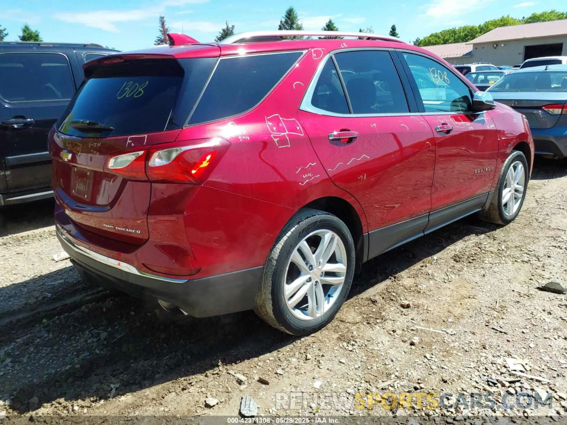 4 Photograph of a damaged car 3GNAXYEX6LS665168 CHEVROLET EQUINOX 2020