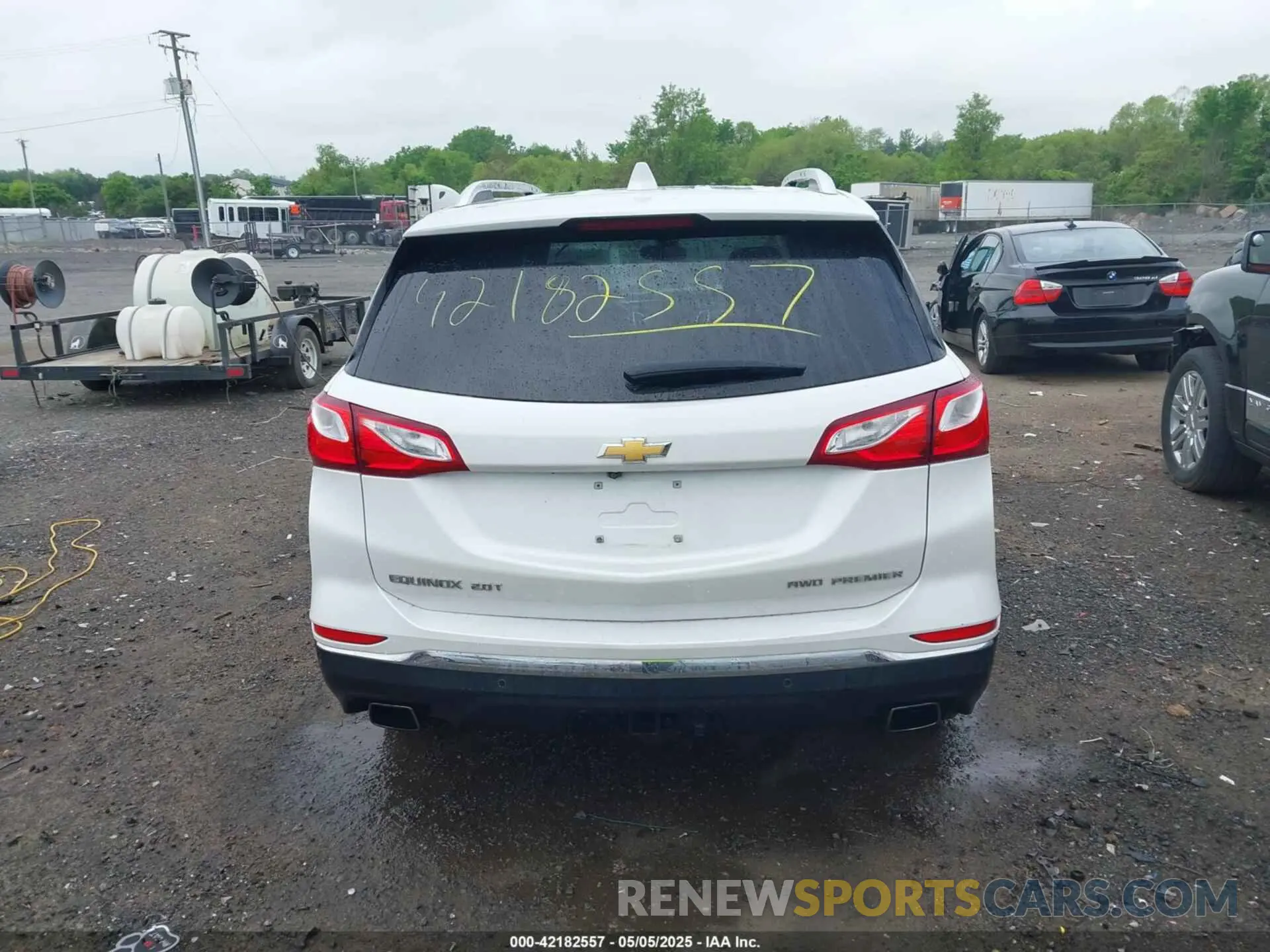 17 Photograph of a damaged car 3GNAXYEXXLS527777 CHEVROLET EQUINOX 2020