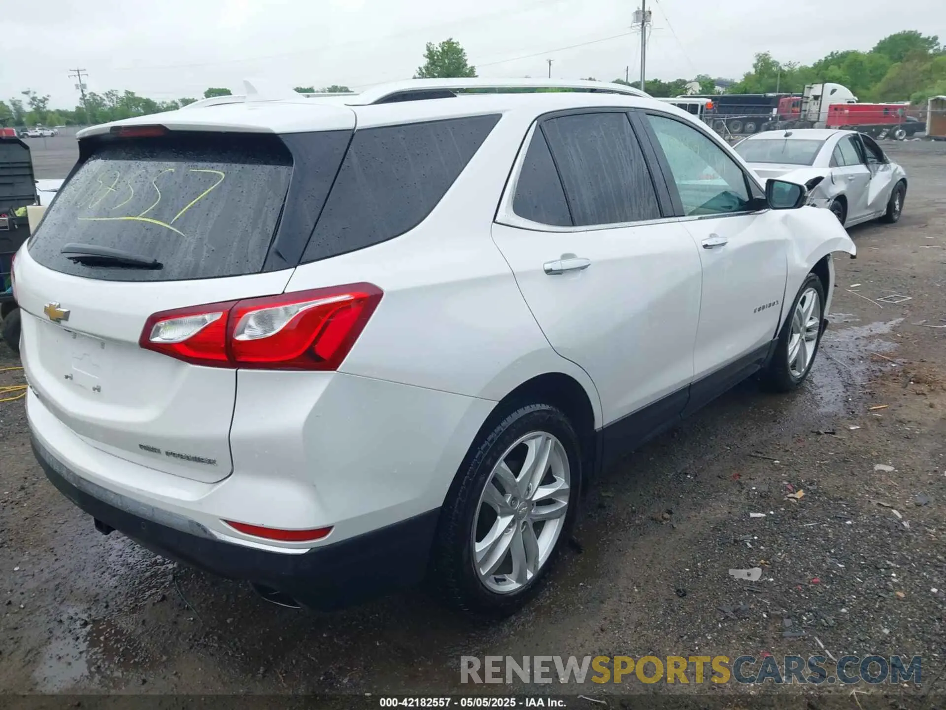 4 Photograph of a damaged car 3GNAXYEXXLS527777 CHEVROLET EQUINOX 2020
