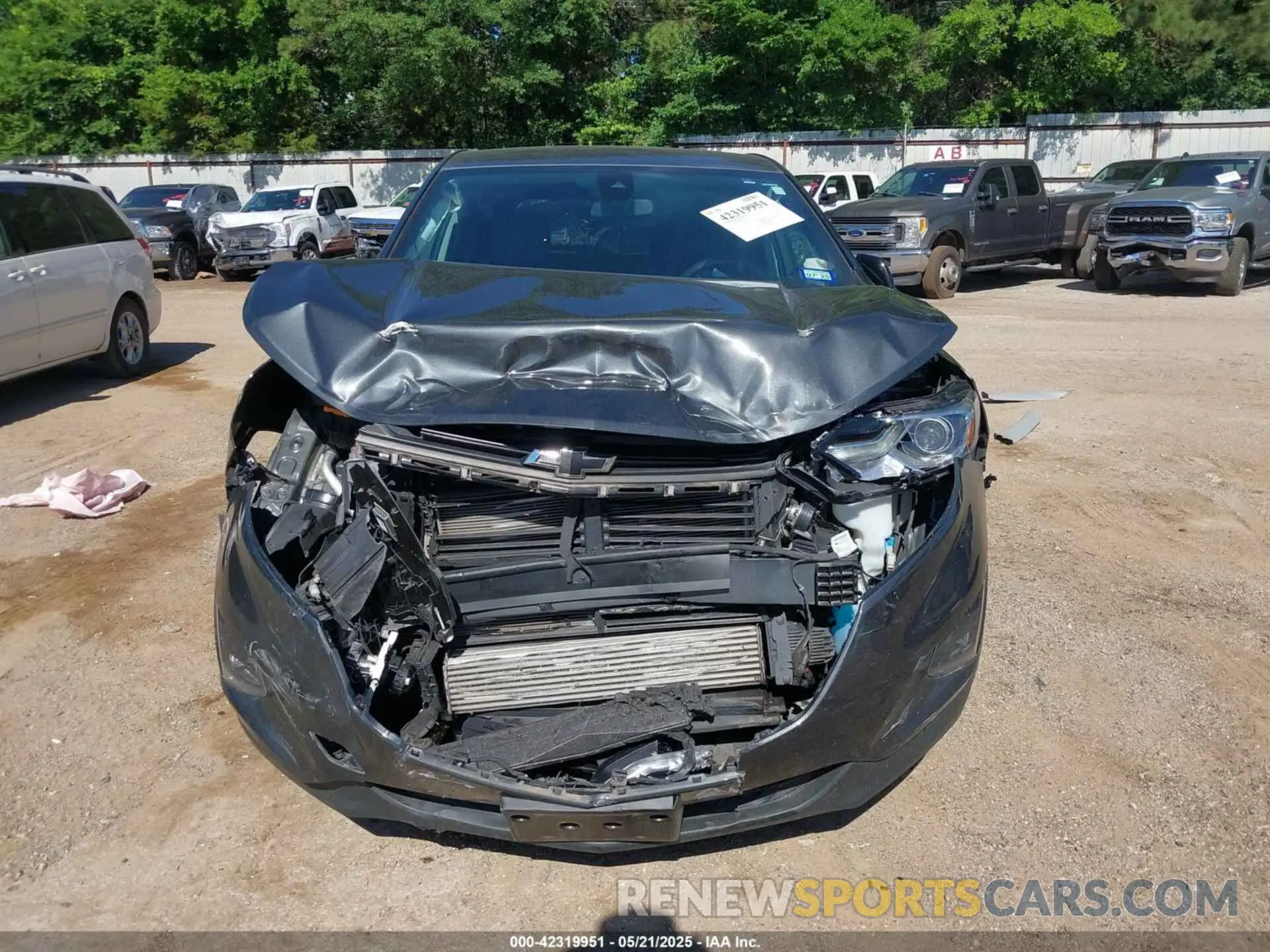 13 Photograph of a damaged car 02GNAXKEV3M612957 CHEVROLET EQUINOX 2021