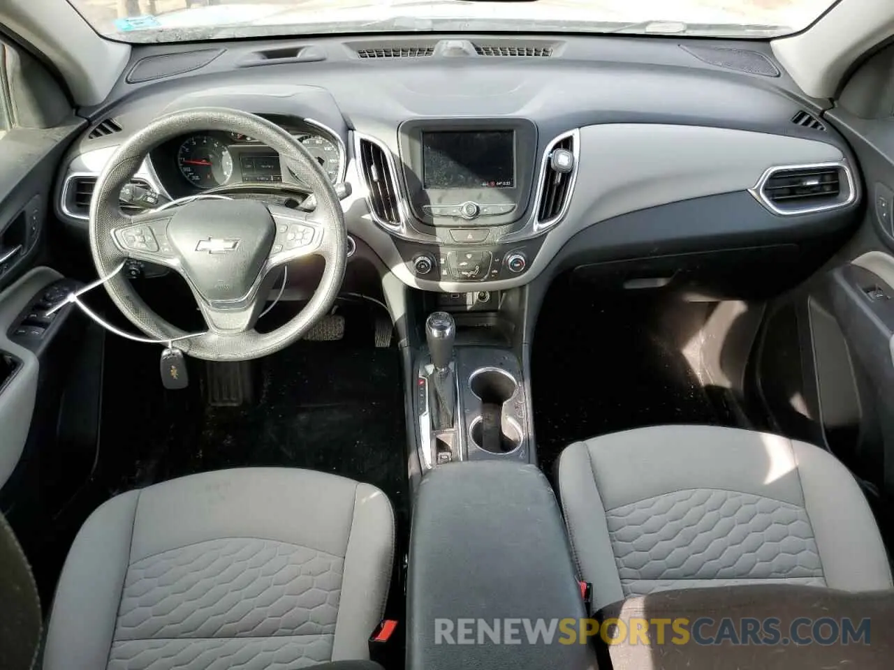 8 Photograph of a damaged car 2GNAX5EV8M6115502 CHEVROLET EQUINOX 2021