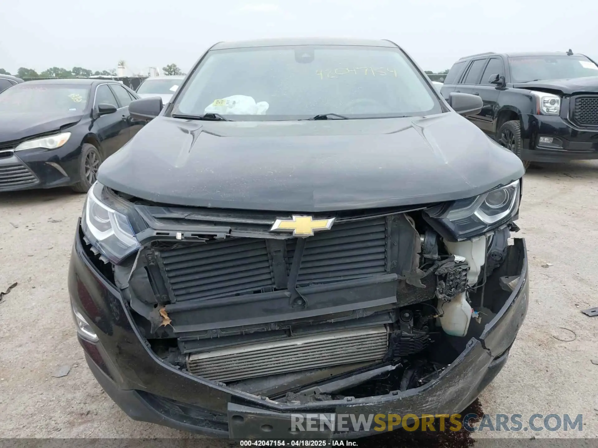 12 Photograph of a damaged car 2GNAX5EVXM6149540 CHEVROLET EQUINOX 2021
