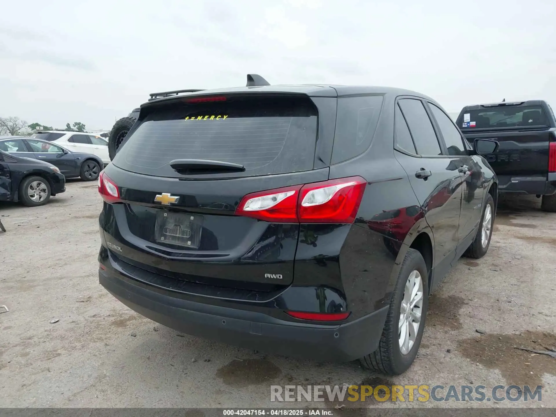 4 Photograph of a damaged car 2GNAX5EVXM6149540 CHEVROLET EQUINOX 2021