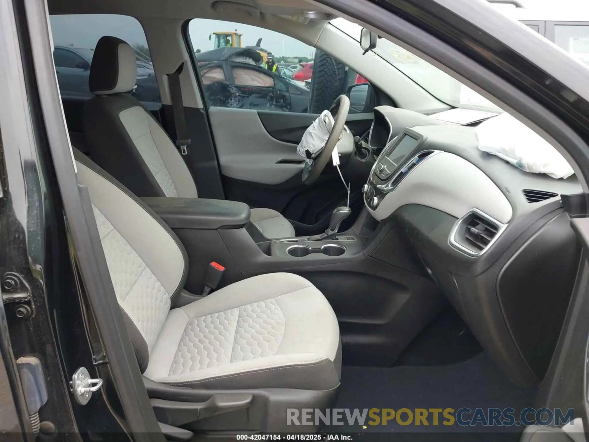 5 Photograph of a damaged car 2GNAX5EVXM6149540 CHEVROLET EQUINOX 2021