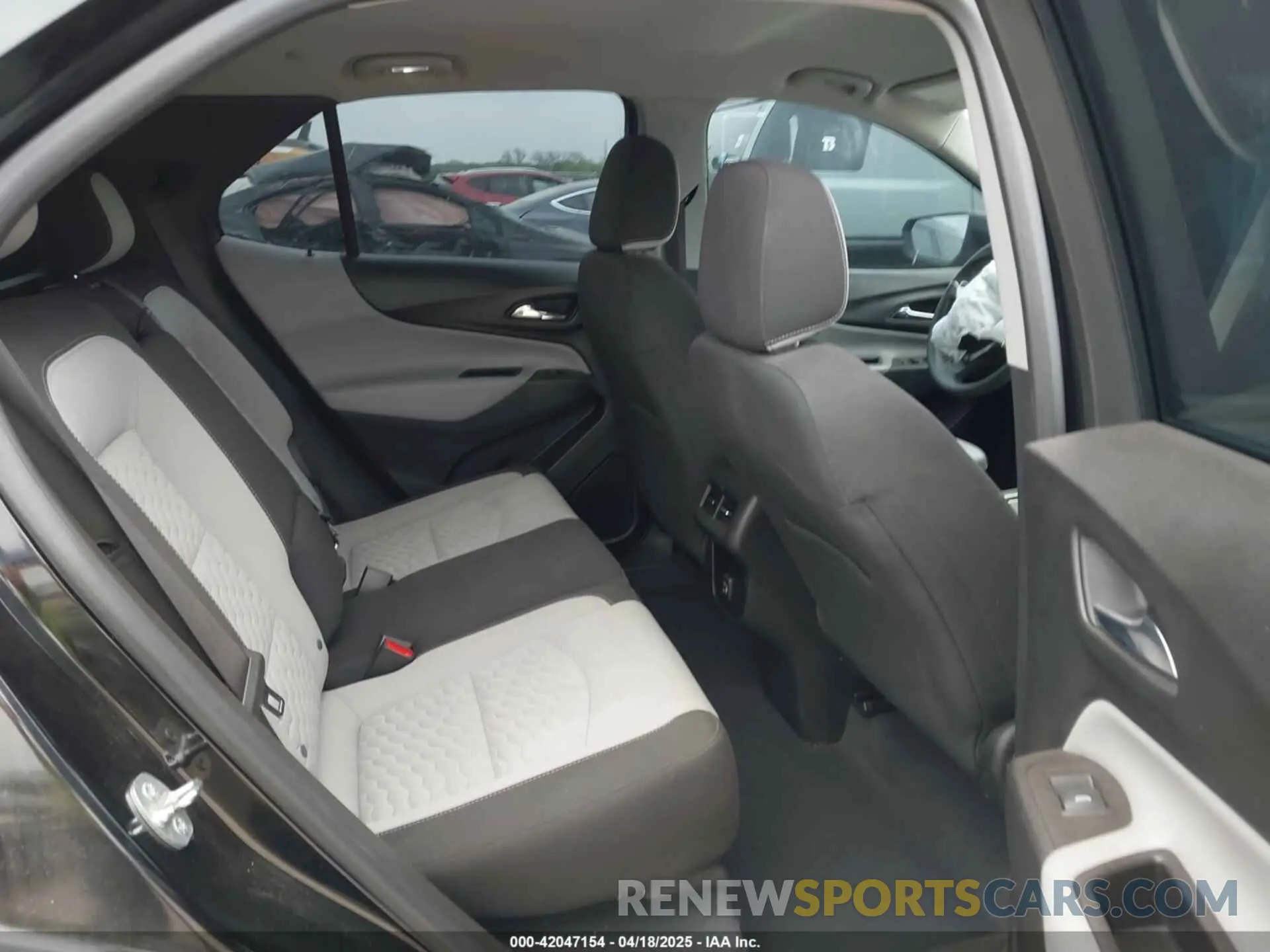 8 Photograph of a damaged car 2GNAX5EVXM6149540 CHEVROLET EQUINOX 2021