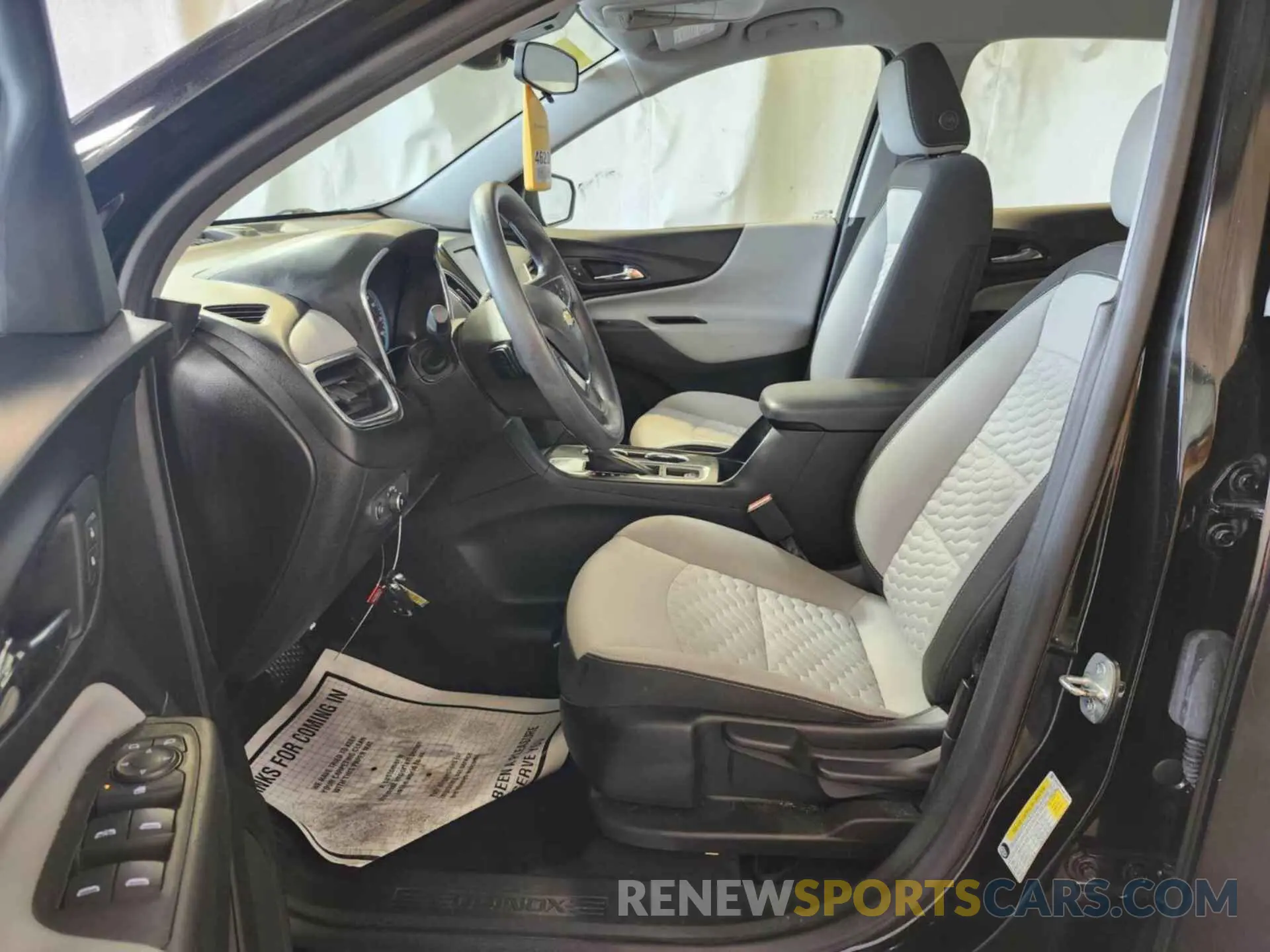 1 Photograph of a damaged car 2GNAXFEV5M6142923 CHEVROLET EQUINOX 2021