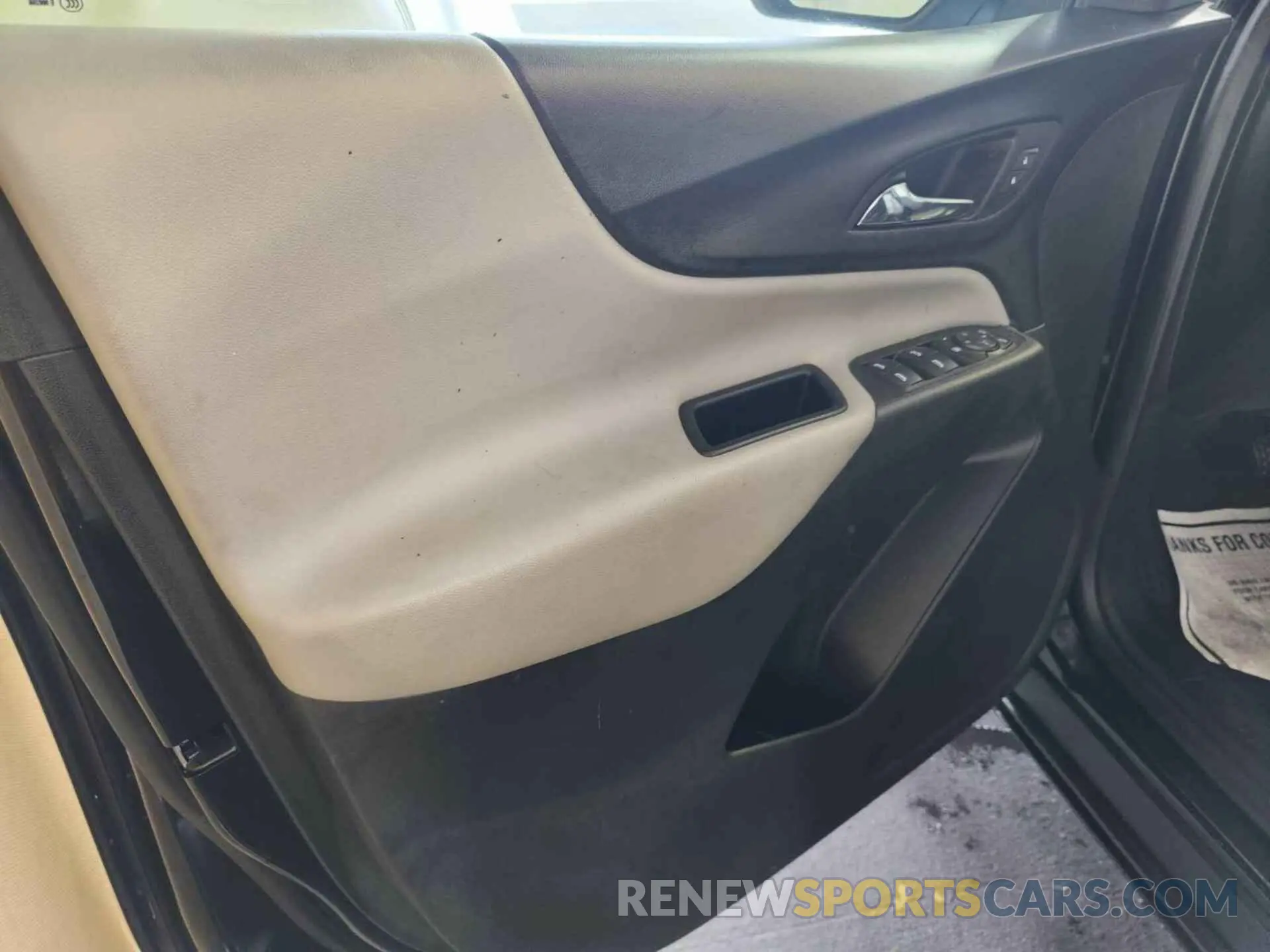 13 Photograph of a damaged car 2GNAXFEV5M6142923 CHEVROLET EQUINOX 2021