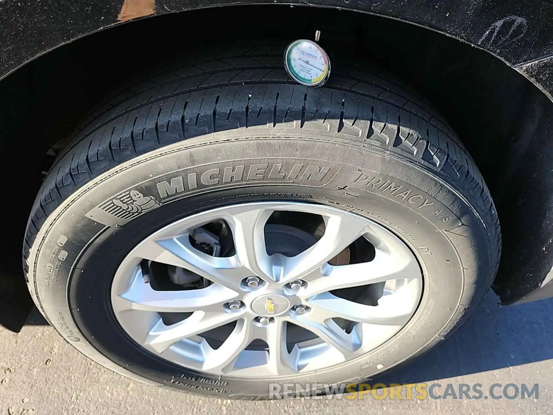 2 Photograph of a damaged car 2GNAXFEV5M6142923 CHEVROLET EQUINOX 2021