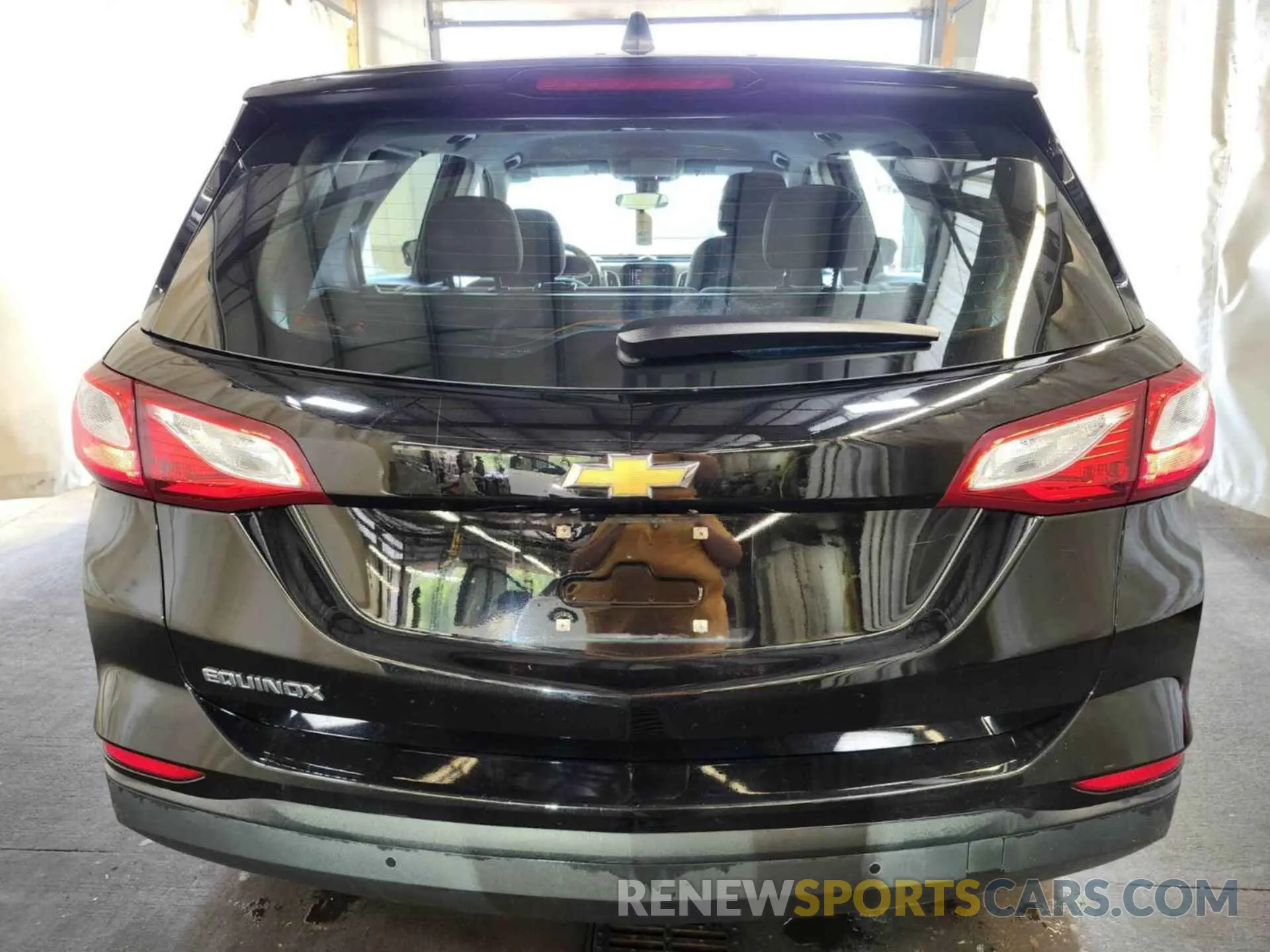 26 Photograph of a damaged car 2GNAXFEV5M6142923 CHEVROLET EQUINOX 2021